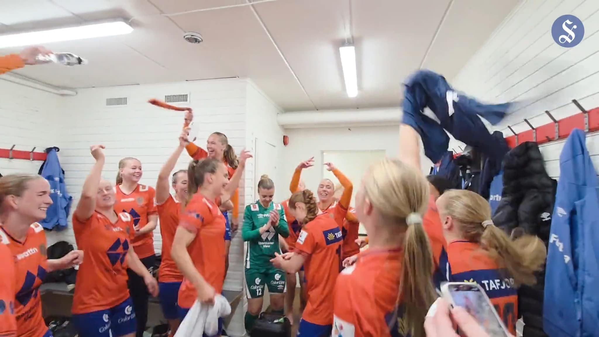 AaFK-jentene feirer opprykket