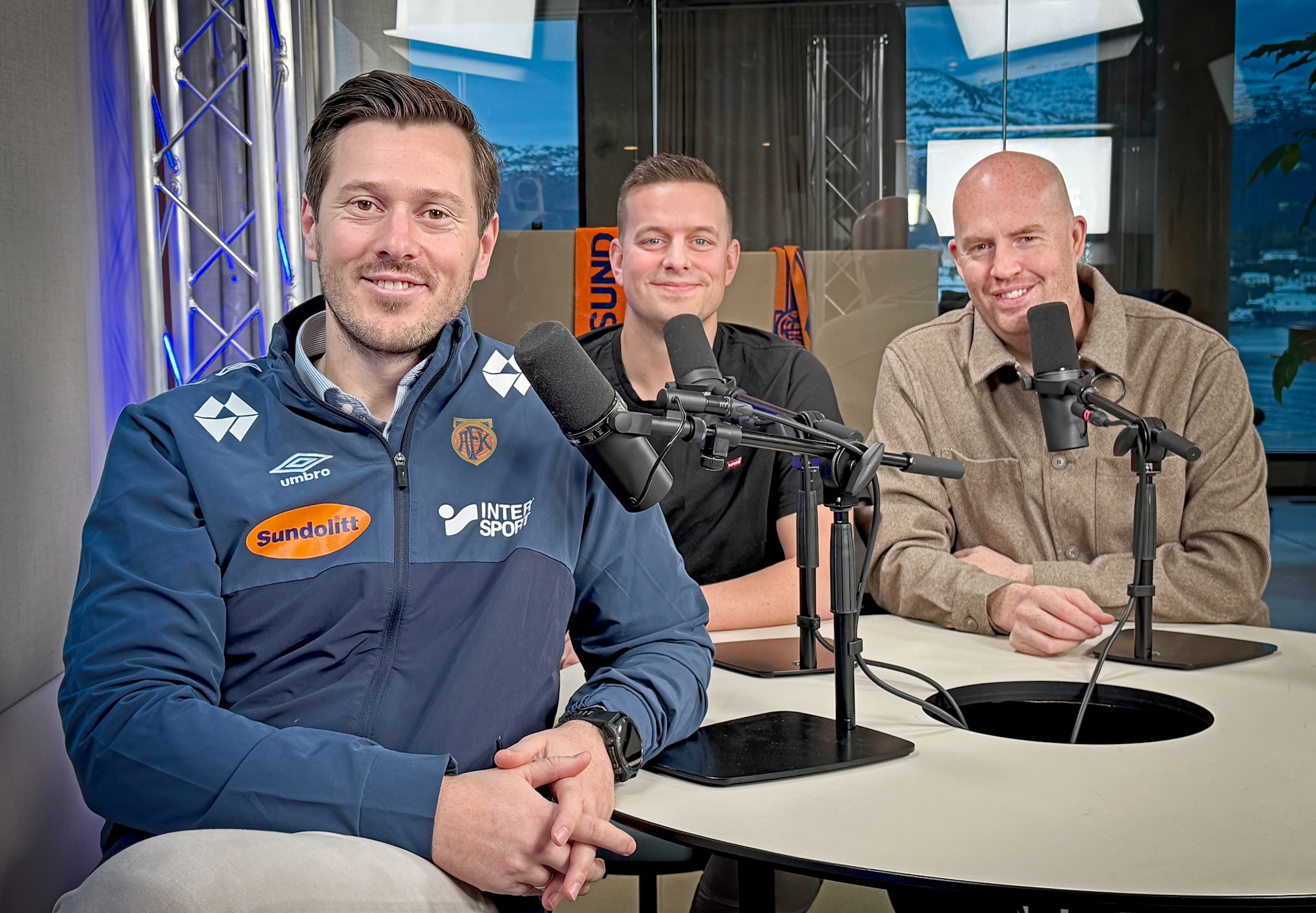 Sunnmørsball med Tarjei G. Omenås og Jonas Grønner