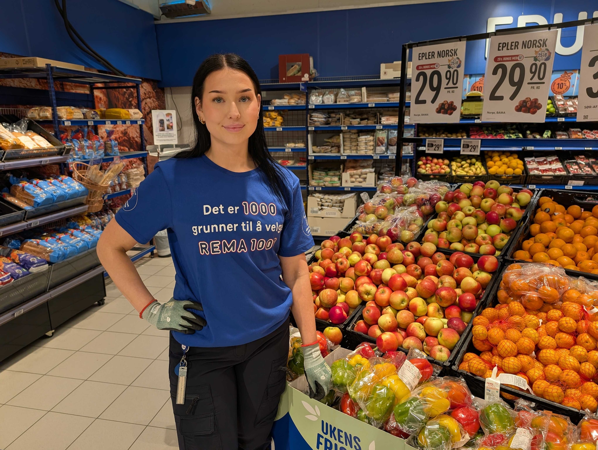 Sarah (27) tar over butikken