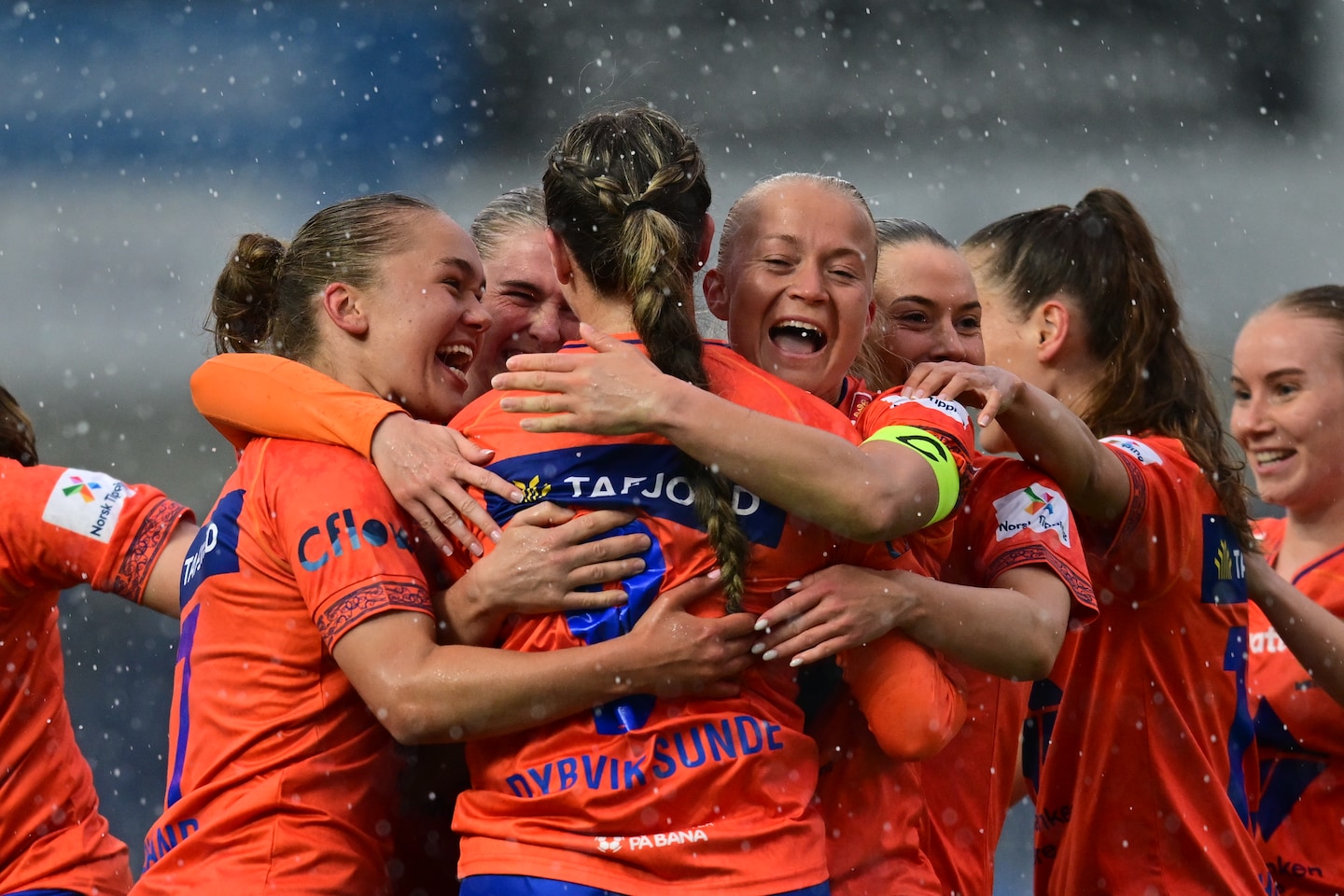 Se Sunnmørsball direkte: AaFK Fortuna - Molde Før kampen-sending