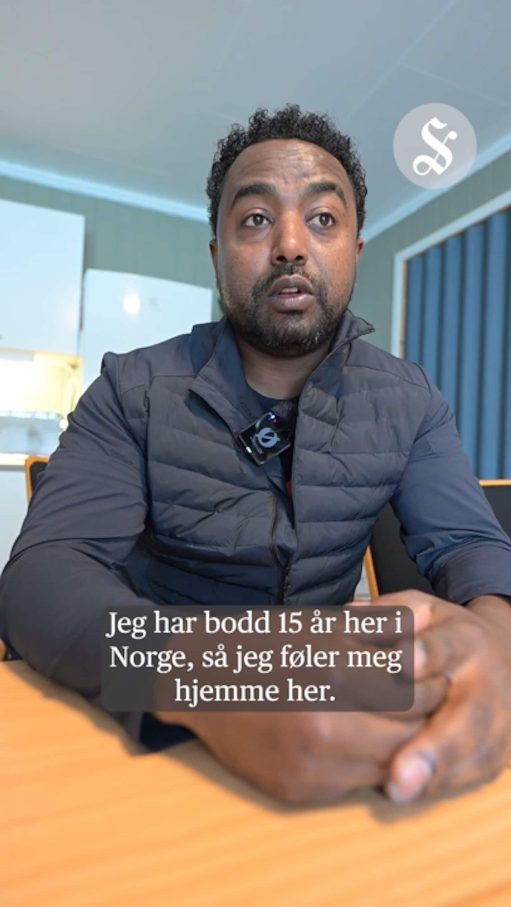 Hver uke må Samuel melde seg for politiet