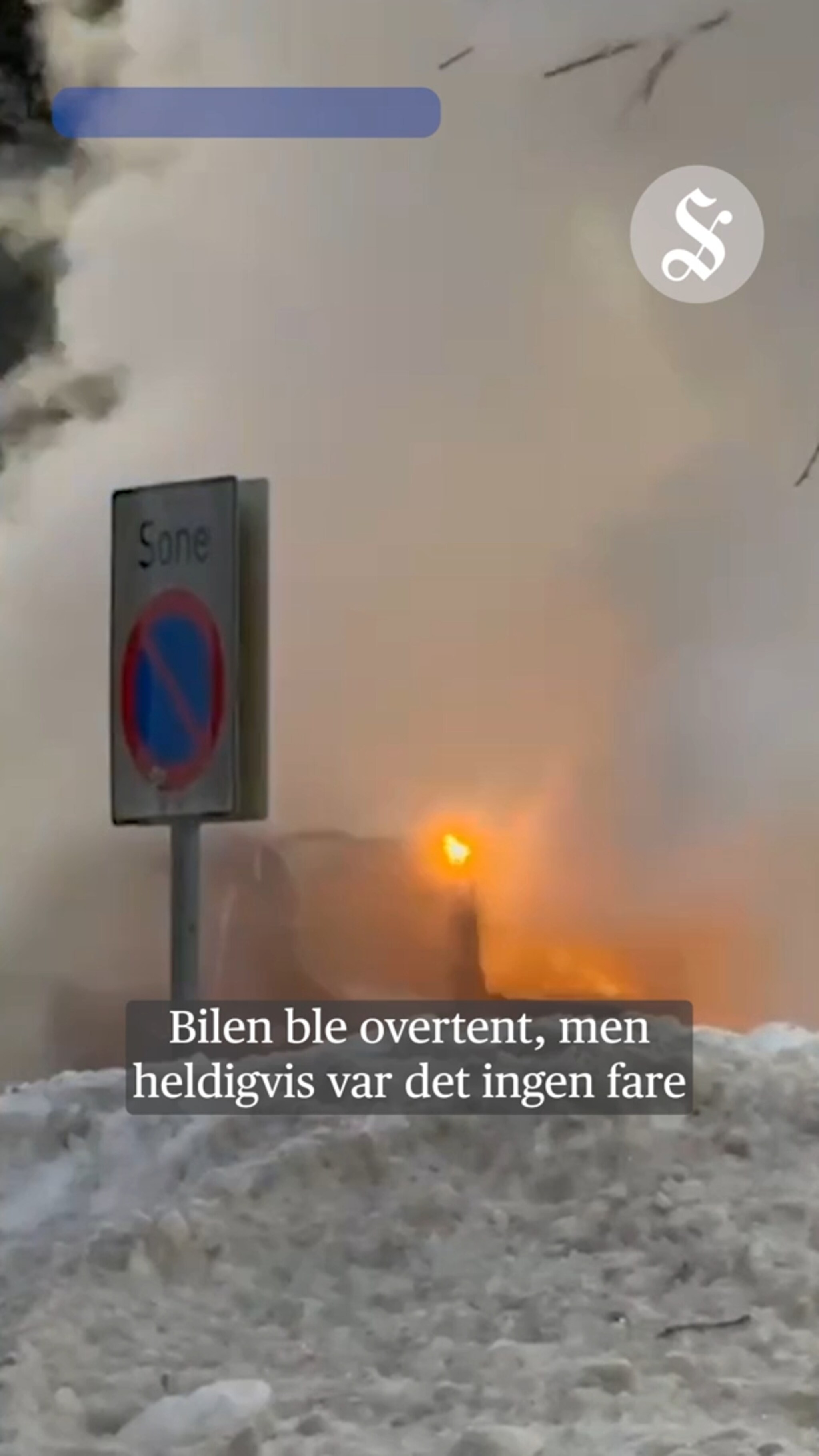 Her står bilen i full fyr