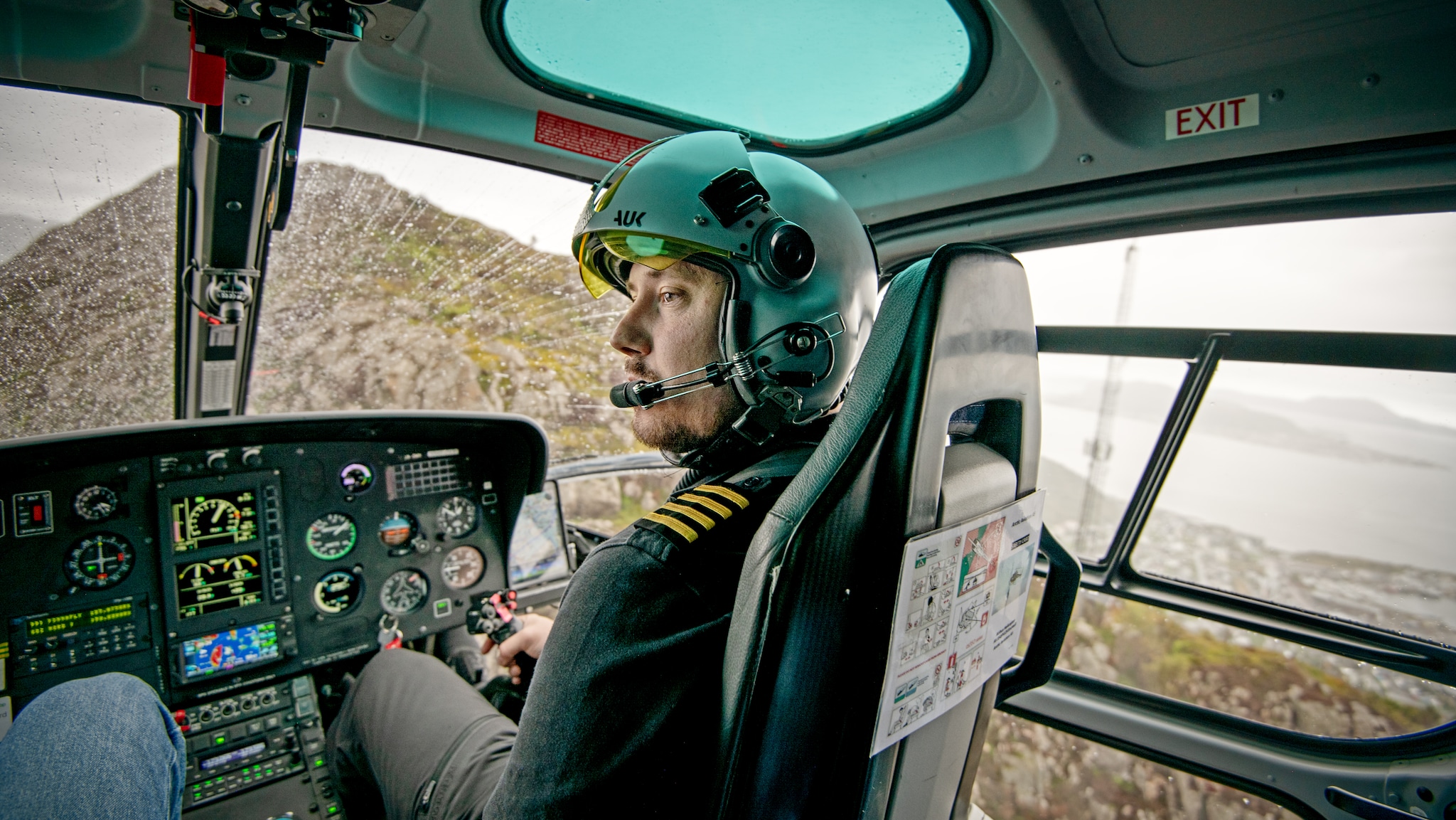 Brannhelikopter i beredskap på Vigra