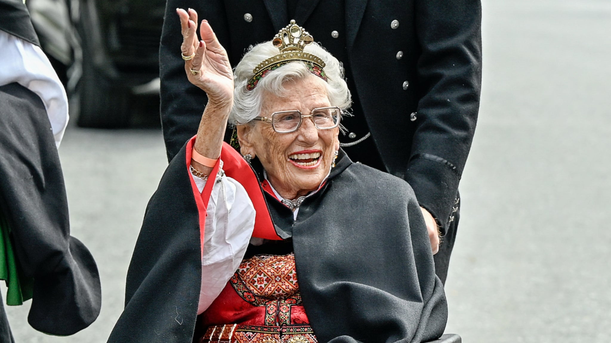 Opptak gravferden til Prinsesse Astrid fra Ris kirke