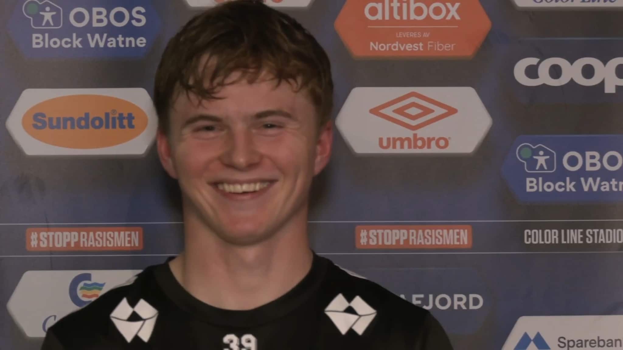 Se Sunnmørsball: AaFK - Lyn Etter kampen-sending.