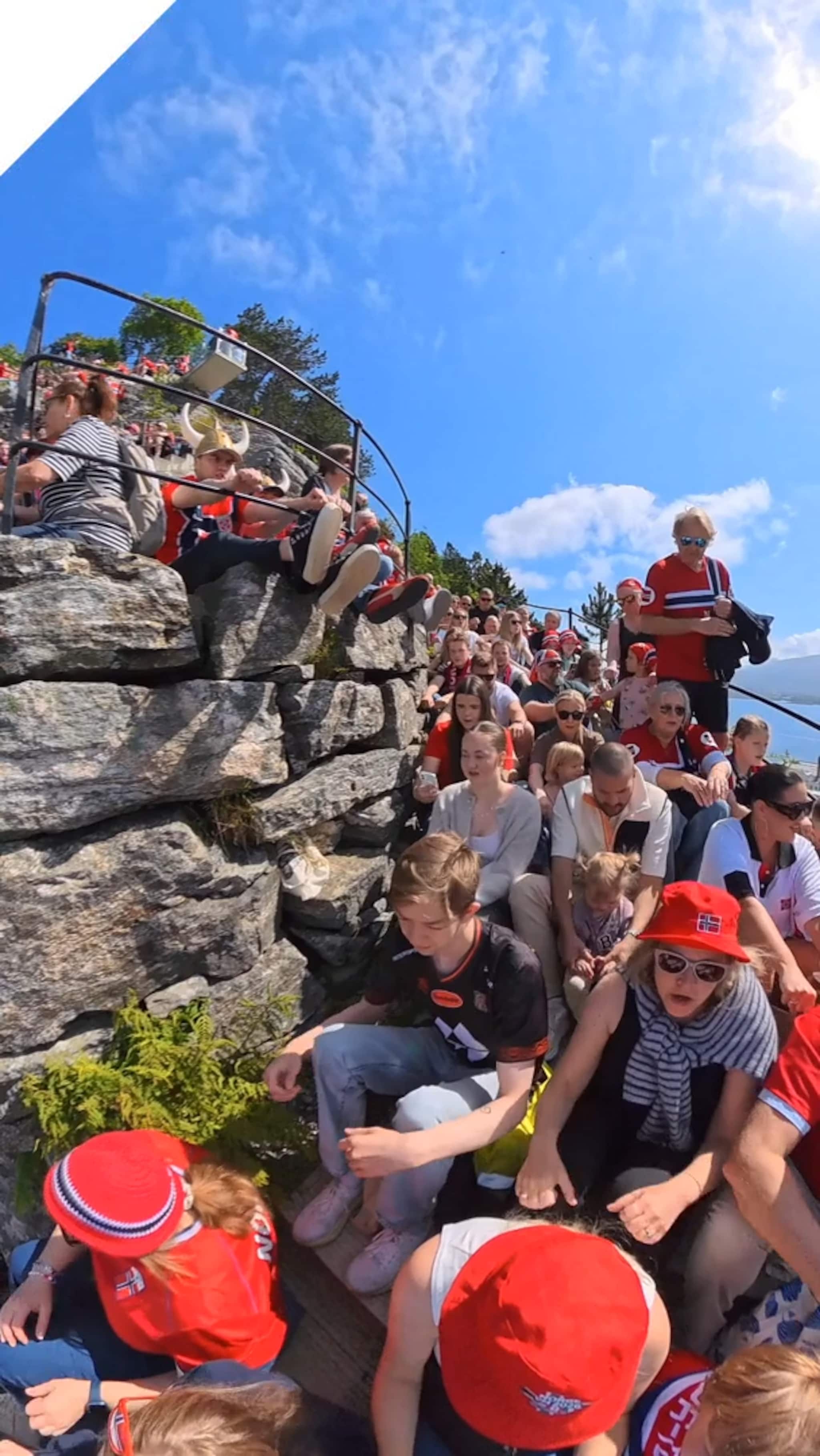 Folkefest i trappene: Ro! Ro! Ro! 