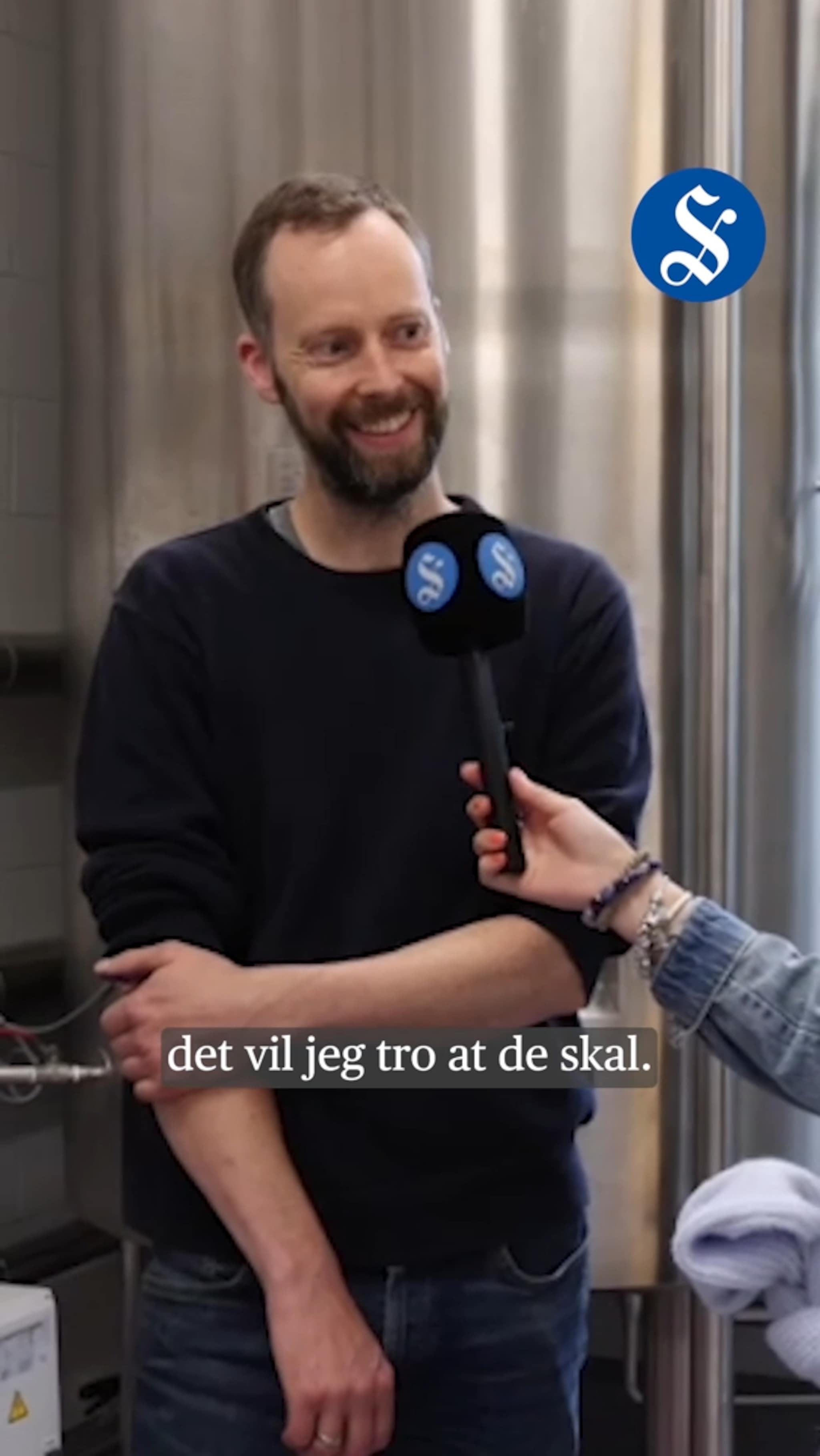 Skal servere bryllups­gjestene