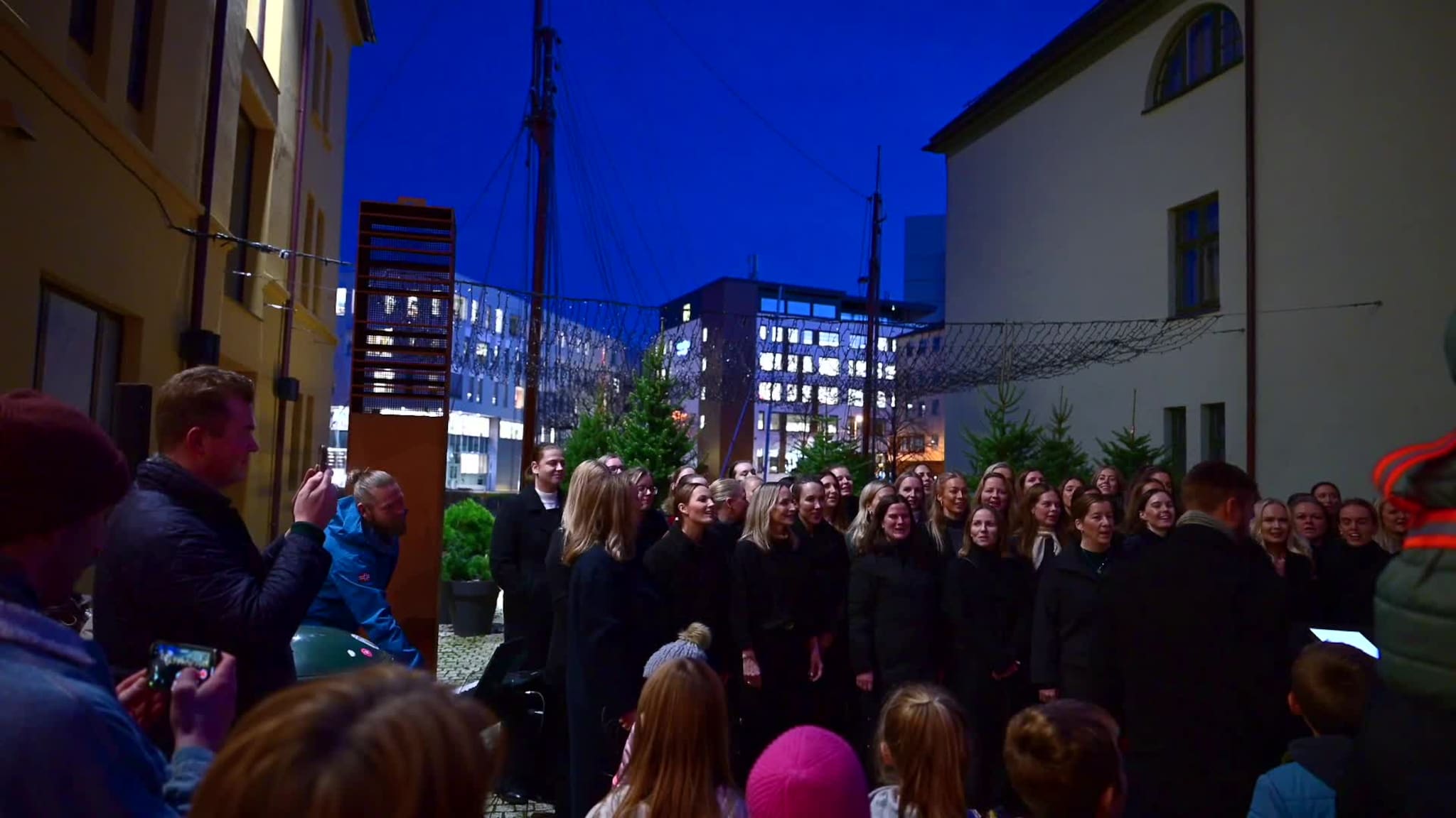 Tenner julelysene i Ålesund