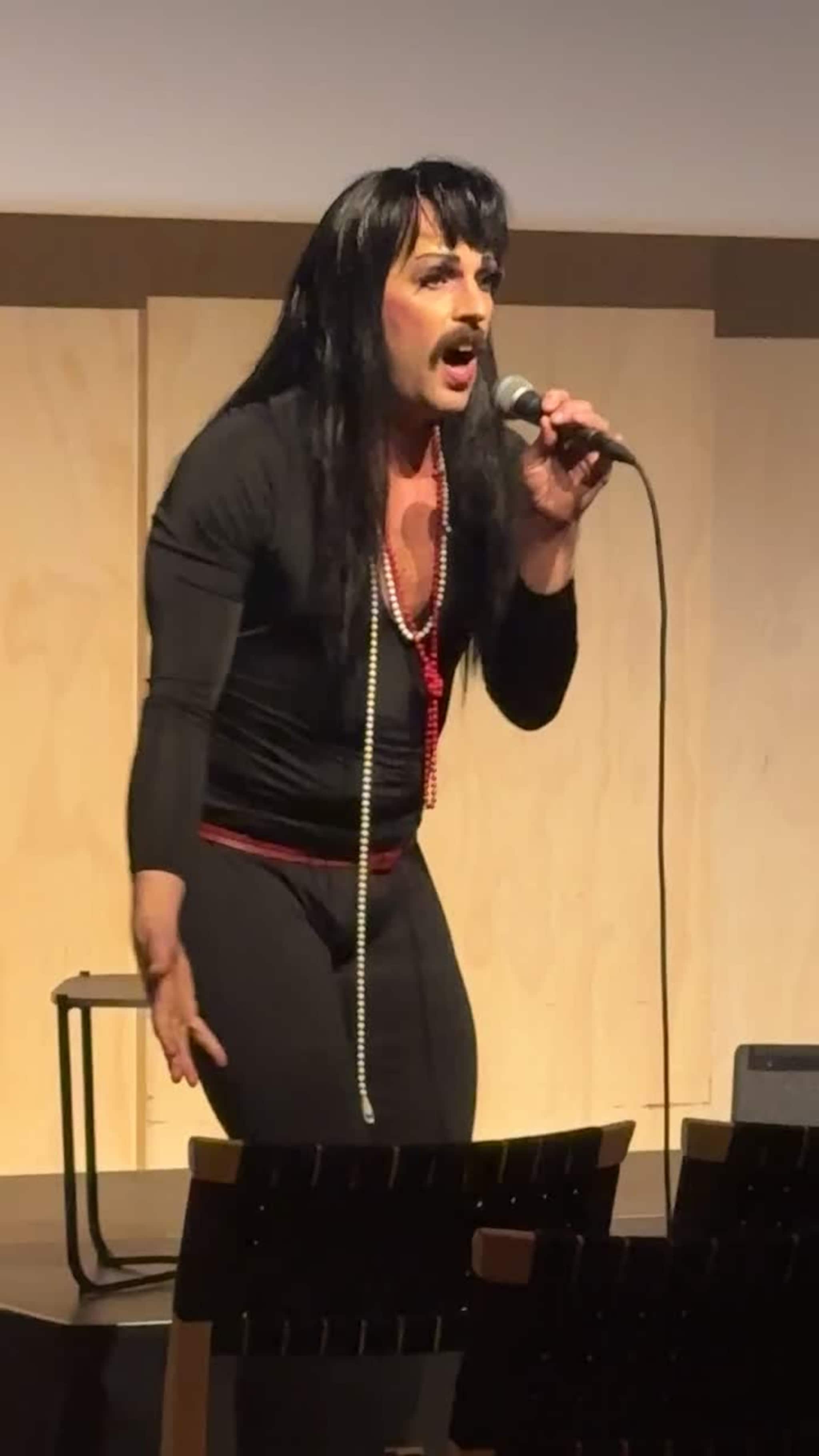 Dizzy Dorina dro i gang allsang