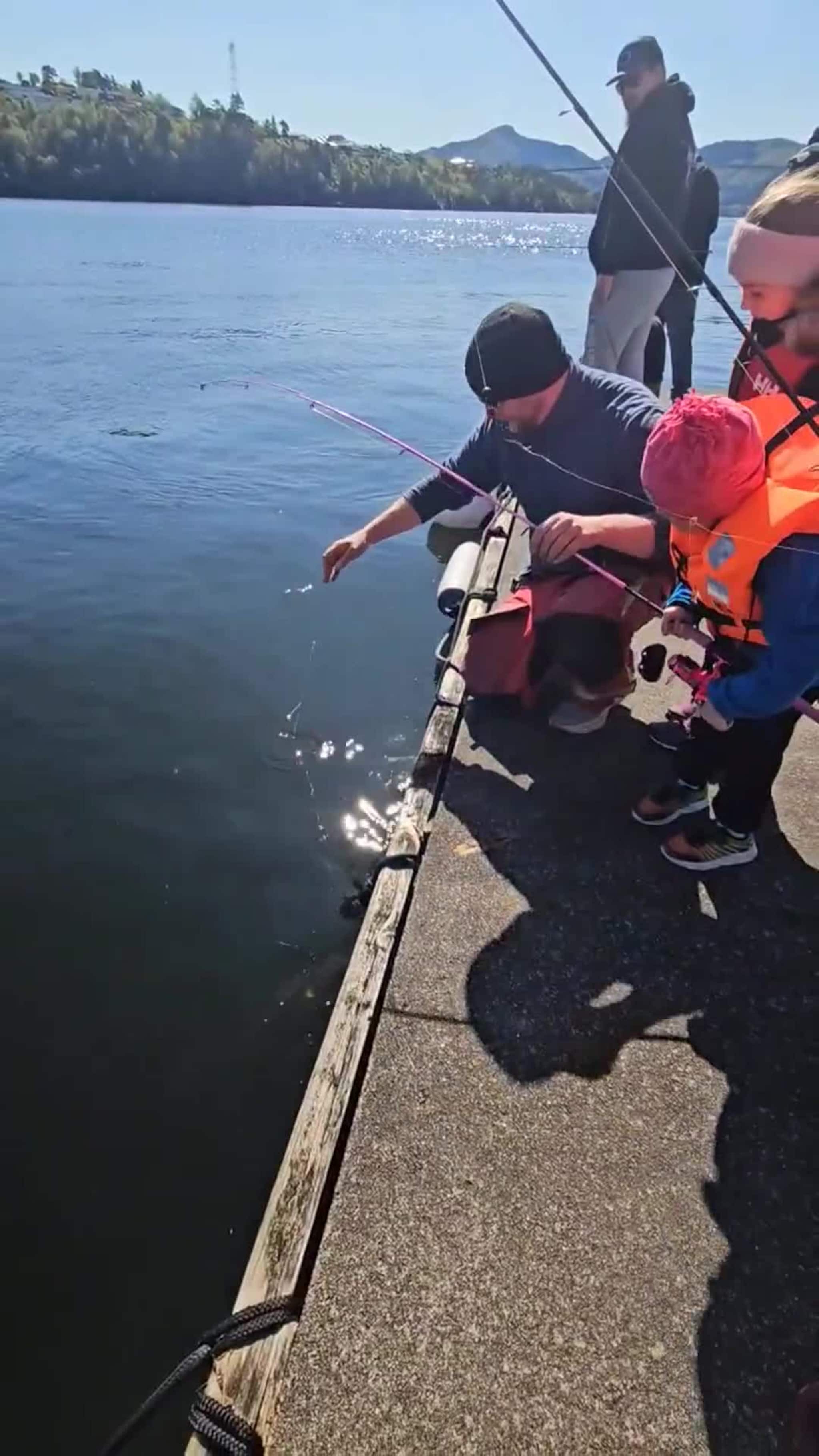 Her blir fisken dratt i land