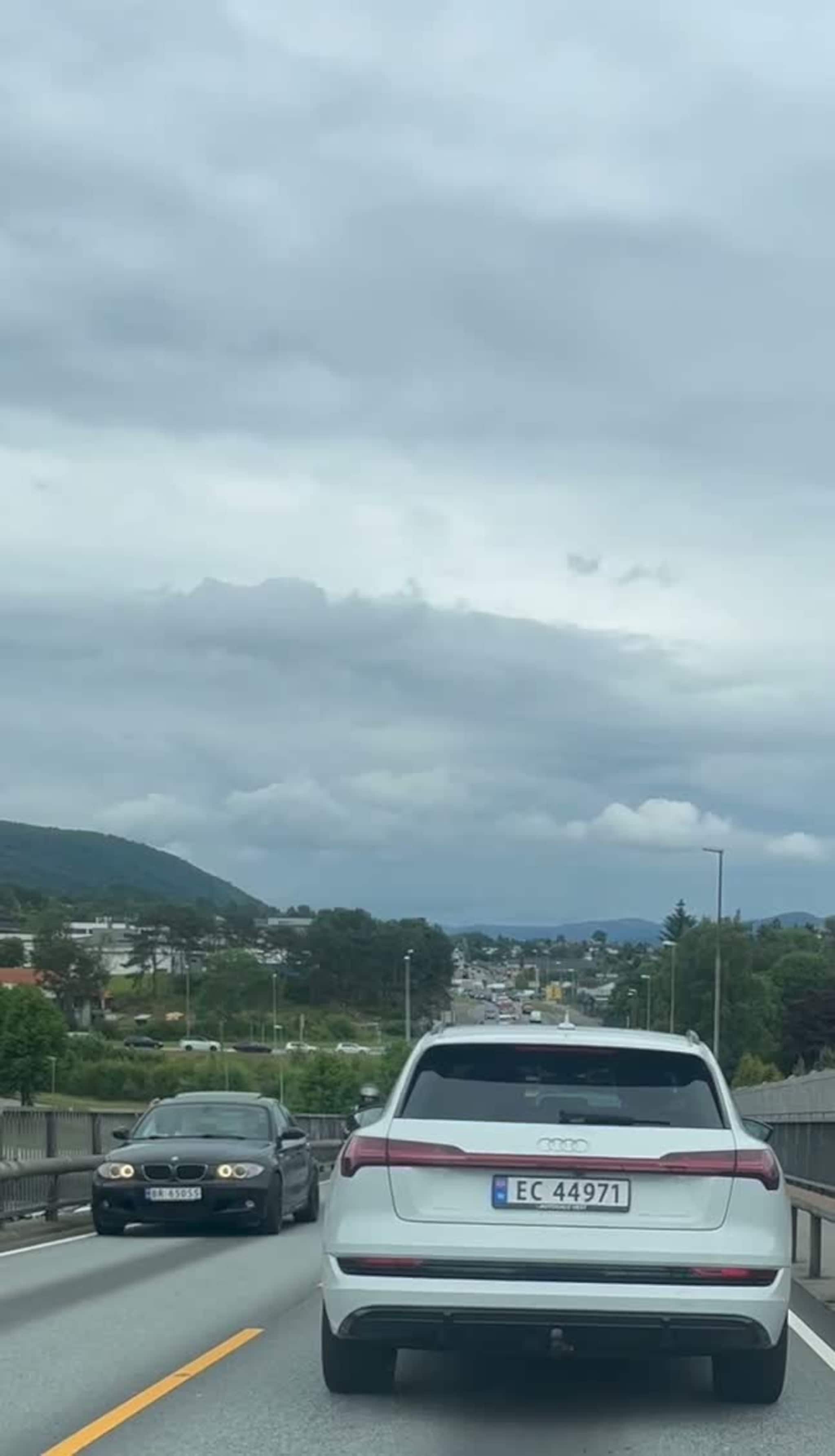 18. juni: Lang kø i Knarvik