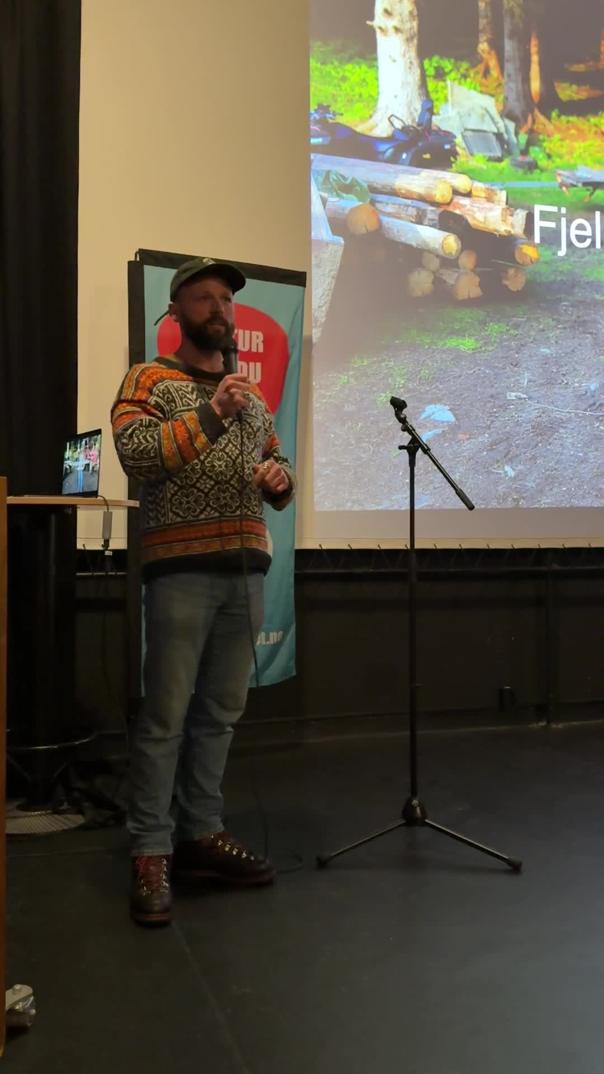 Ben Ward fylte kinosalen på Manger på bokturné