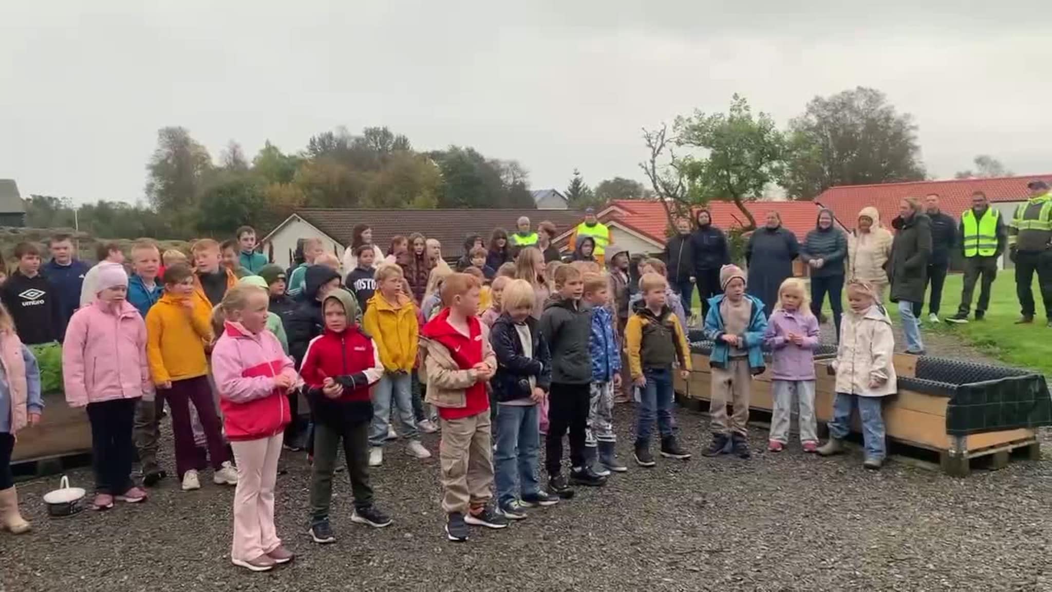 Opning av ny gapahuk i Austrheim