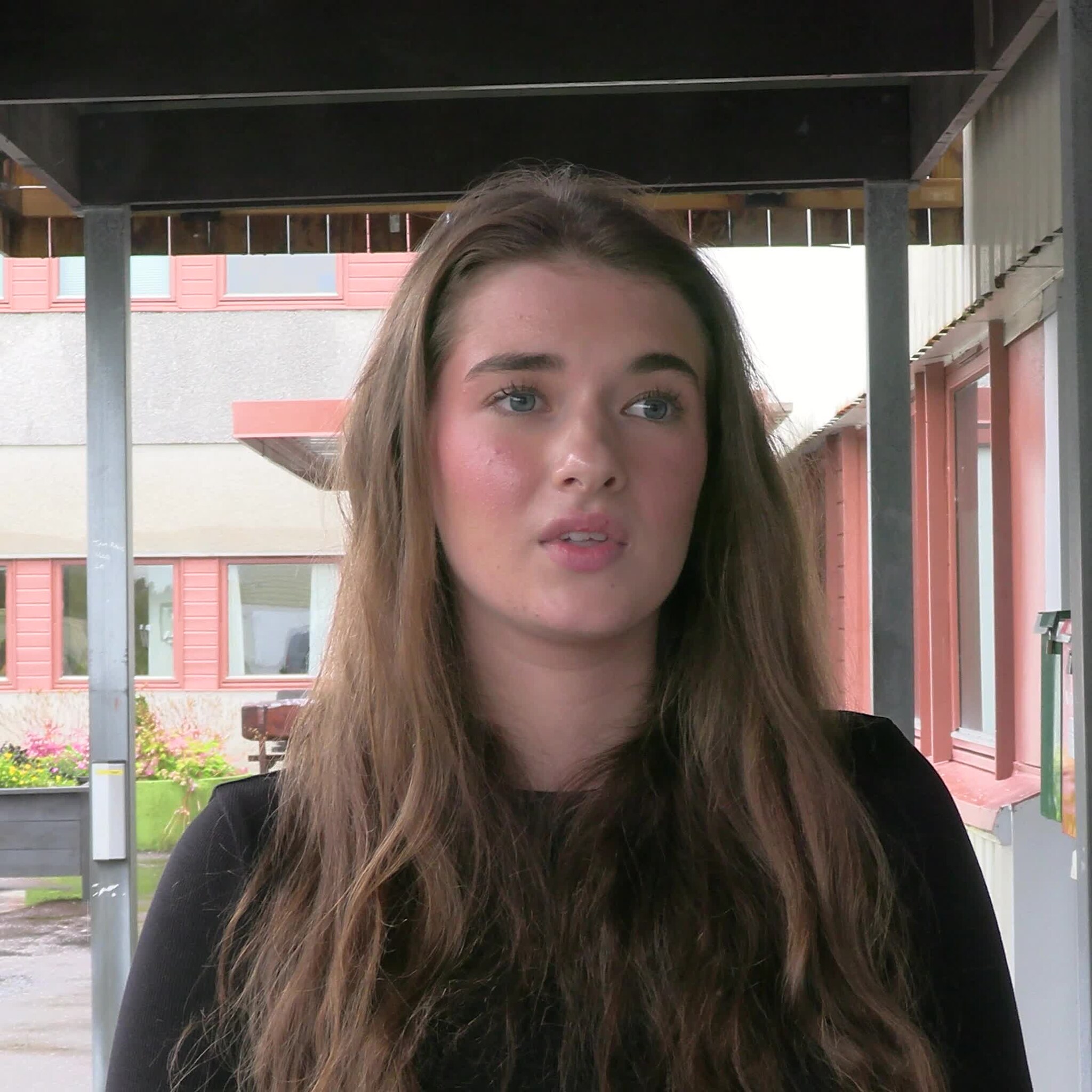 Difor vil dei behalde Austrheim vgs som han er