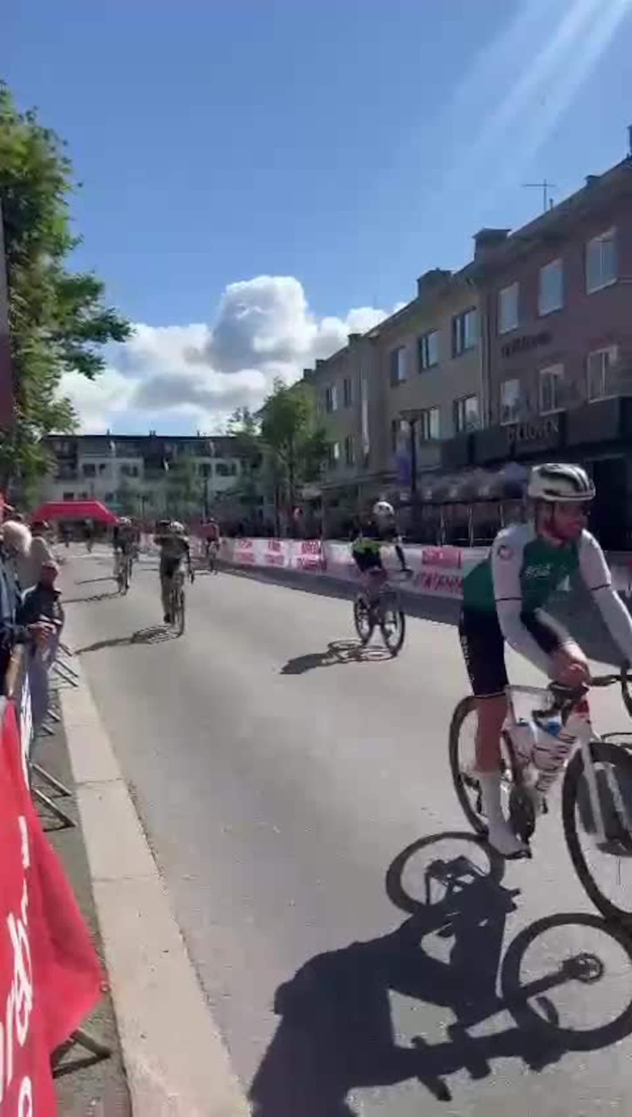 Emma Julie Dyrhovden kjem i mål på Voss