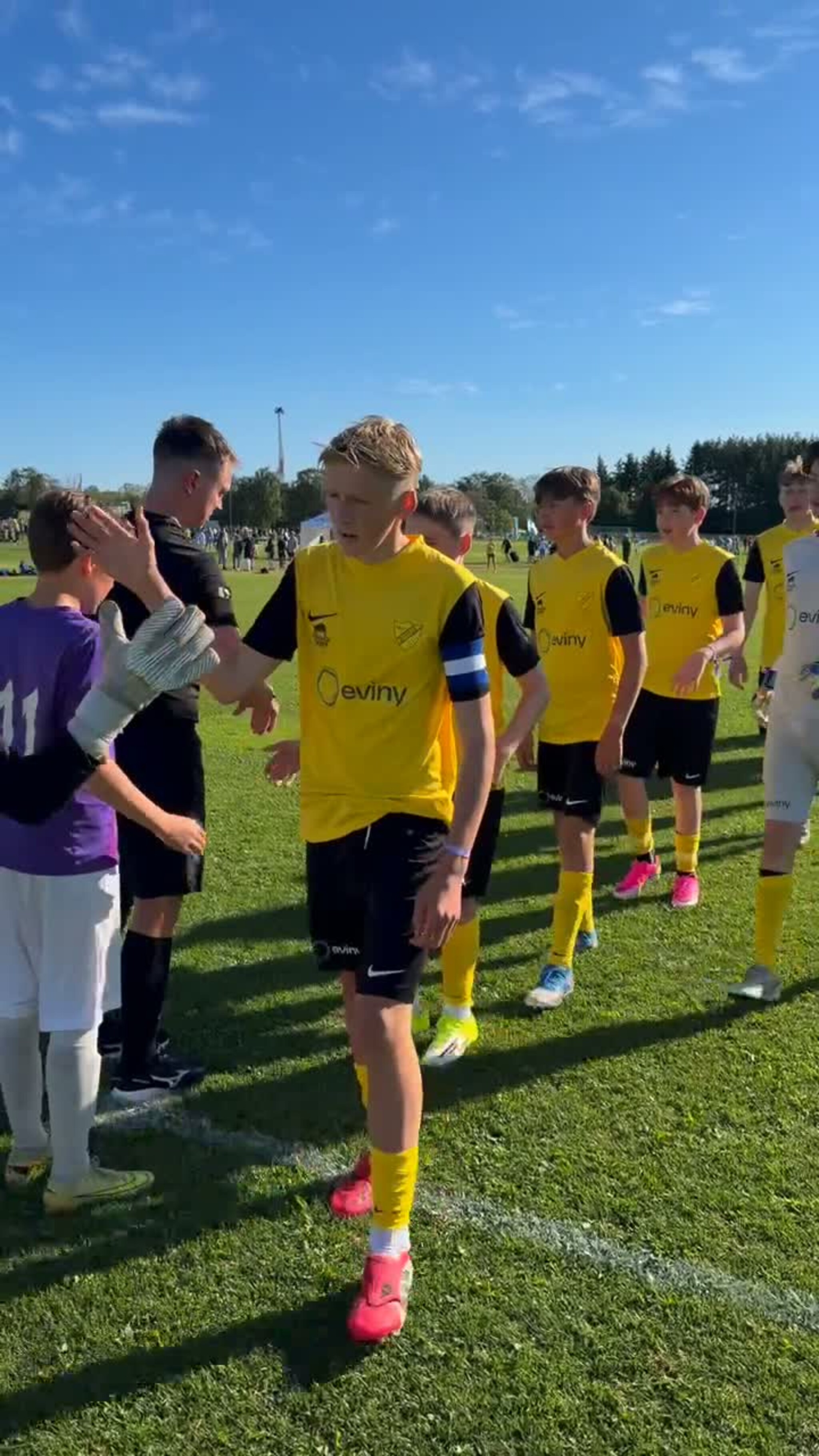 Tidenes første kamp for Austrheim gutar 14 på Norway cup
