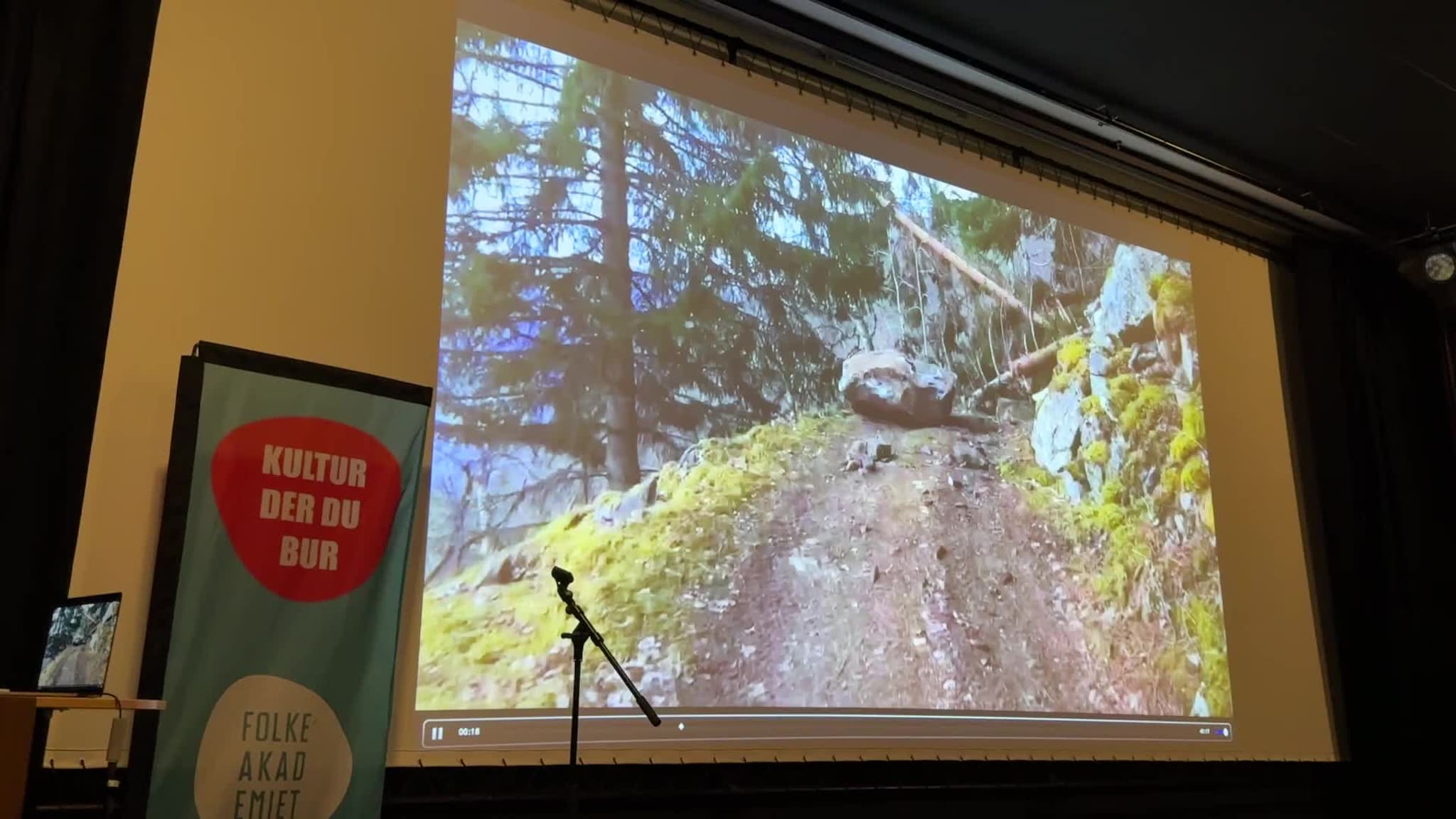 Ben Ward viste videoklipp frå kor hardt livet på ein fjellgard kan vere