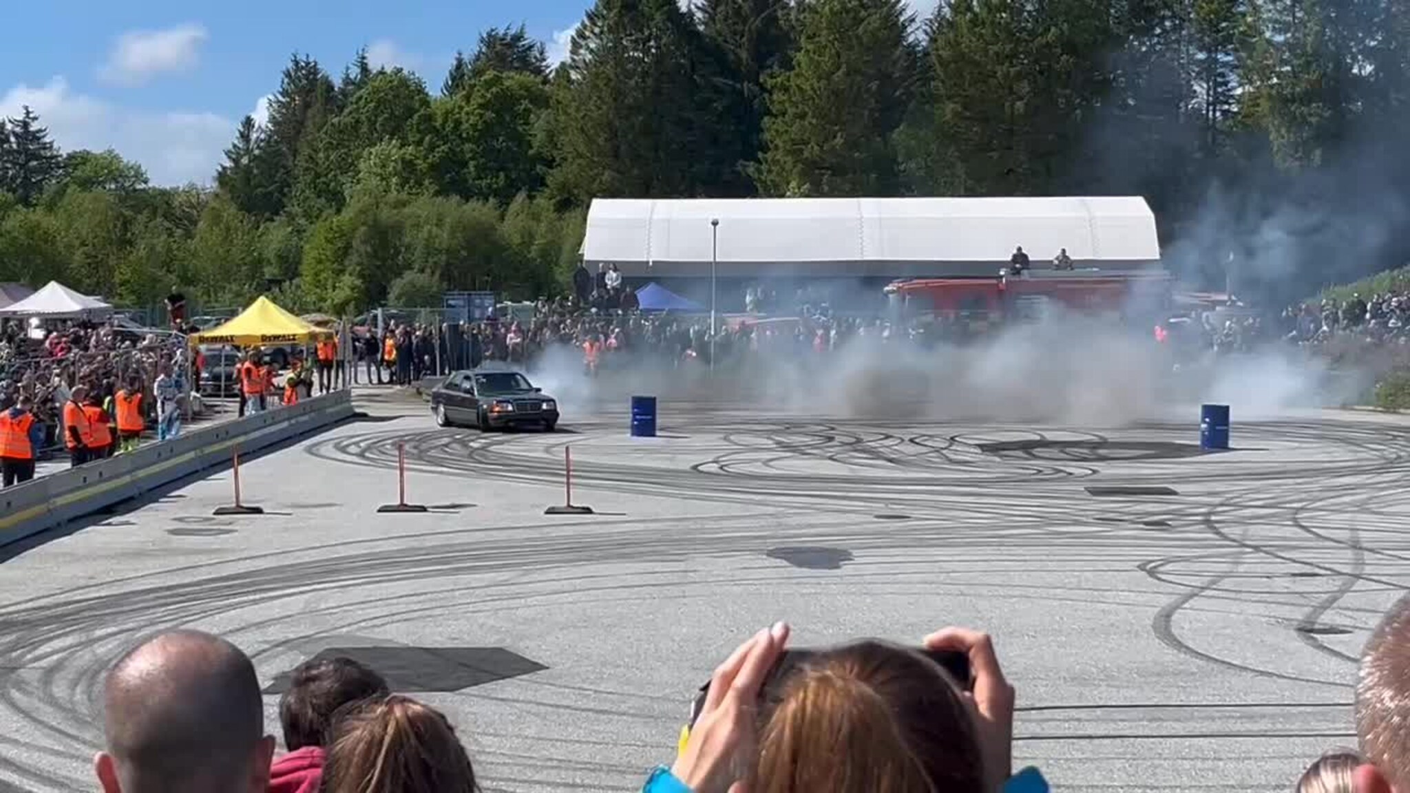 Biltreff på Manger