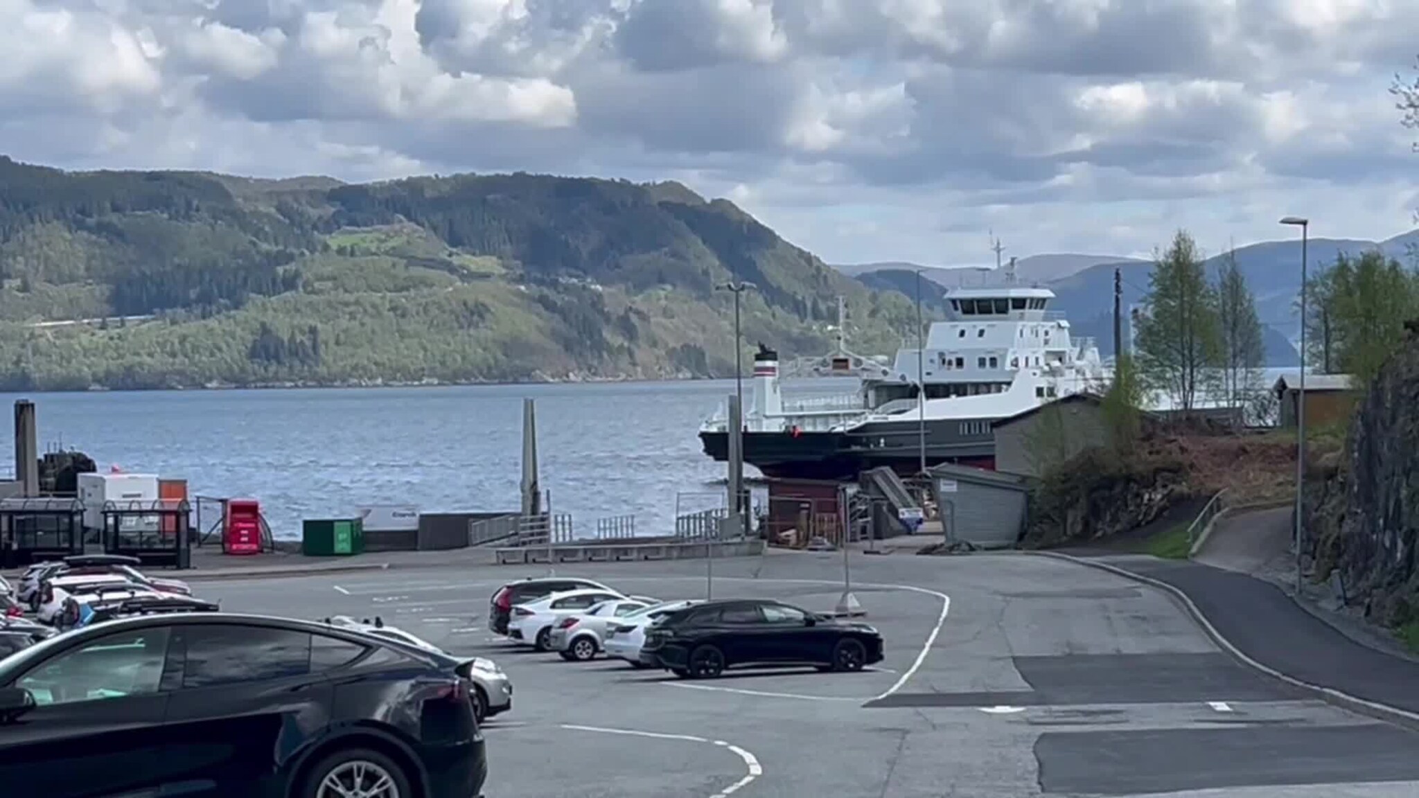 Ferjebesøk på Knarvik kai