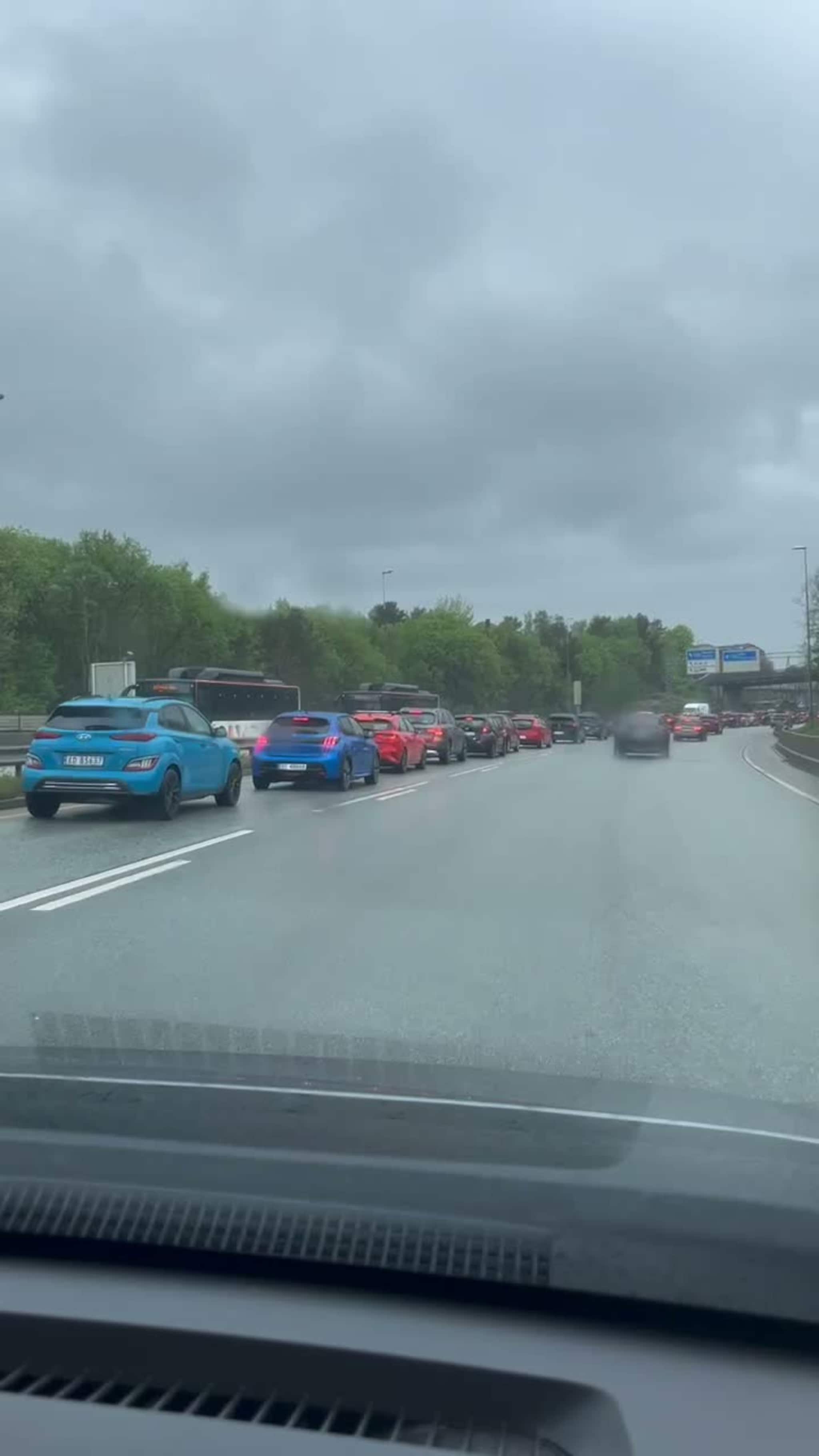 Fleire kilometer med kø i Åsane