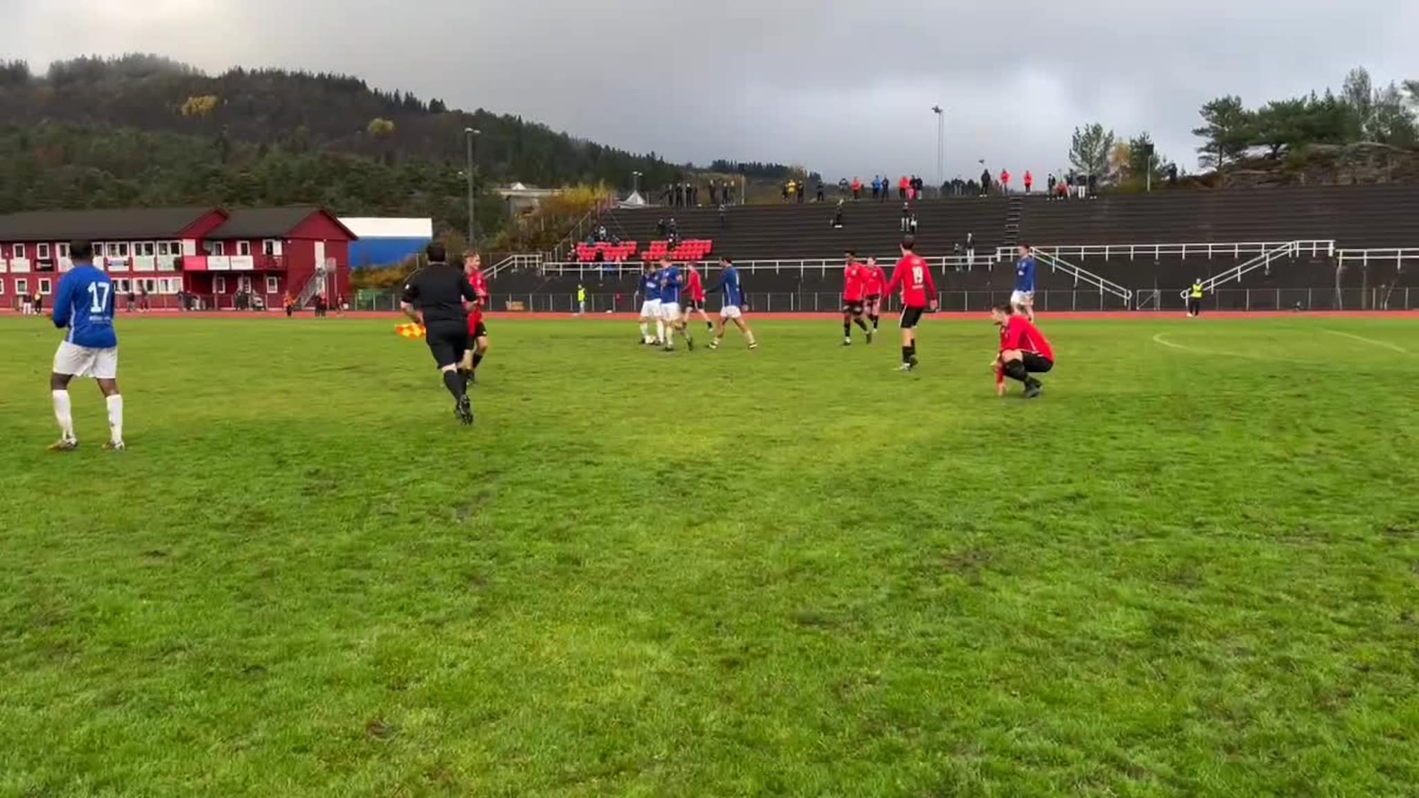 NBK-spelarane jublar for siger mot Frøya