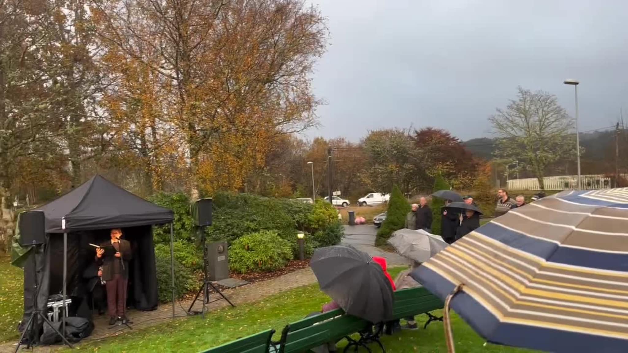 Claus Sellevoll syng «Den siste dansen».