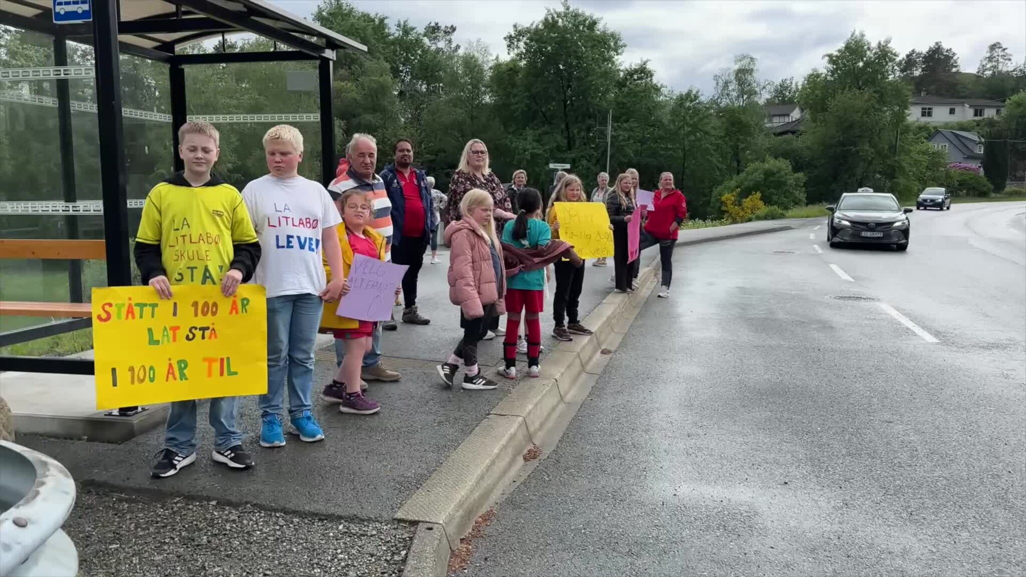 Politikarar synfarar skuleveg