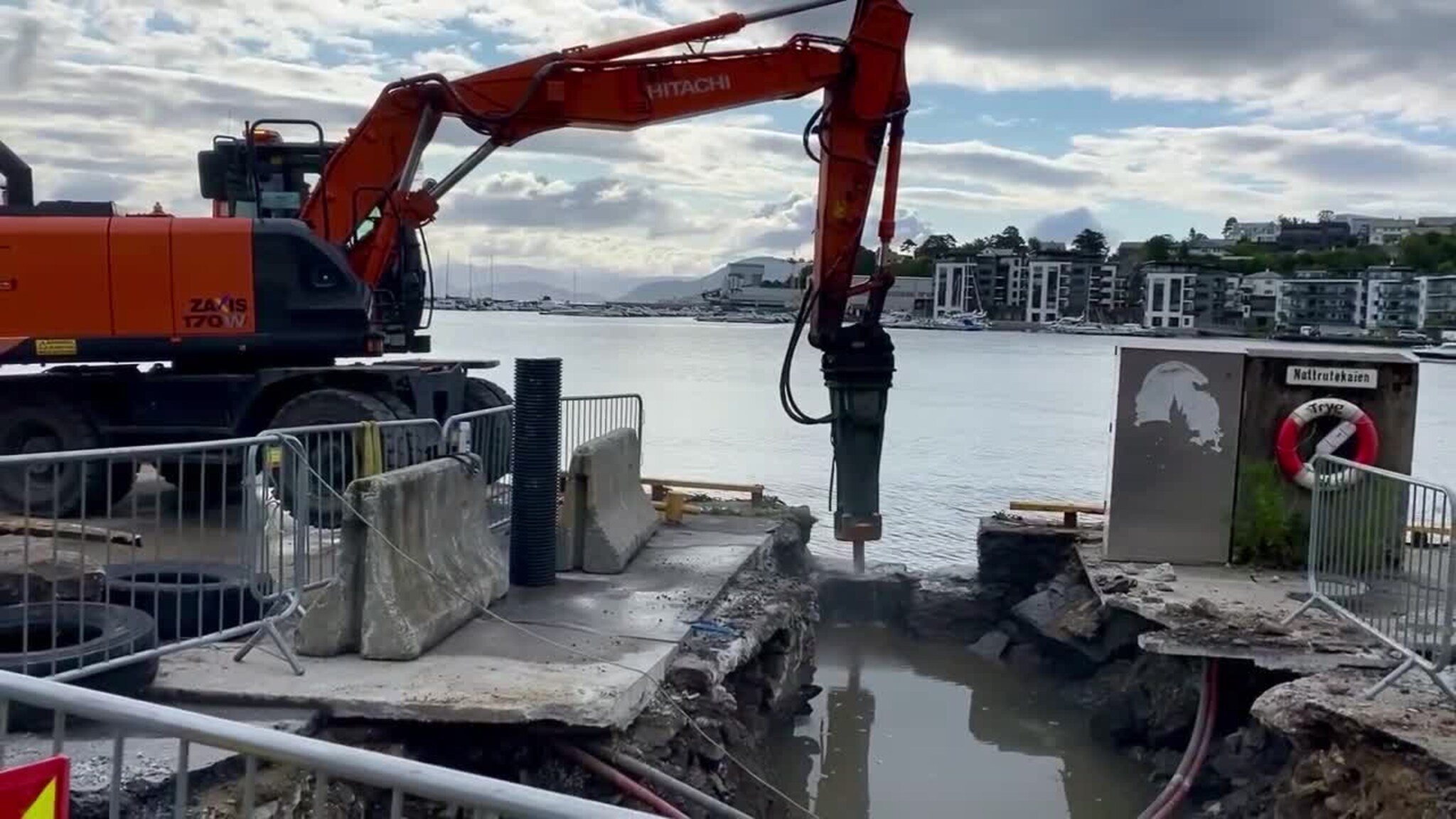 Bråkete arbeid på kaien