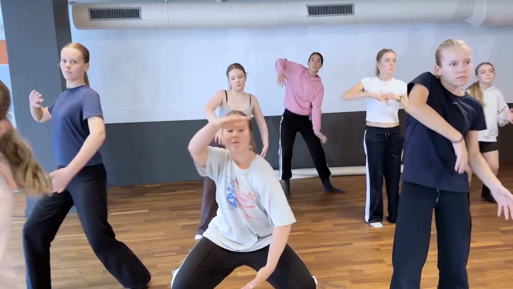 Øver til dans i kulturhuset