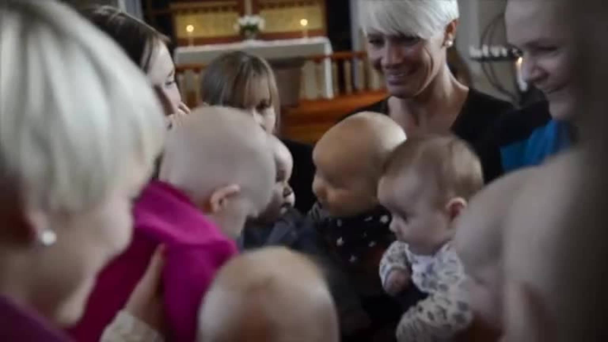 Babysong i kyrkja