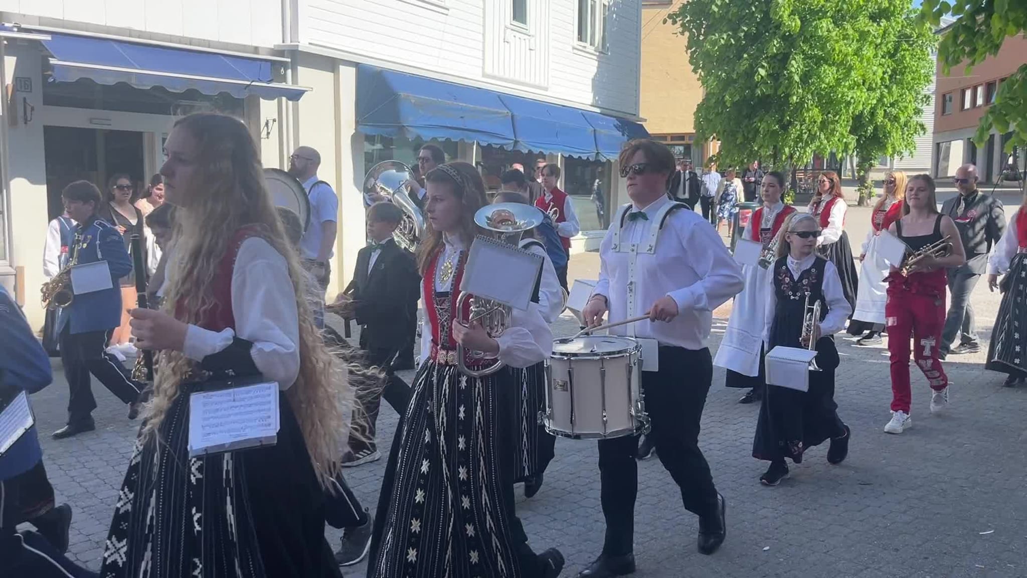 Barnetoget gjennom Borggata