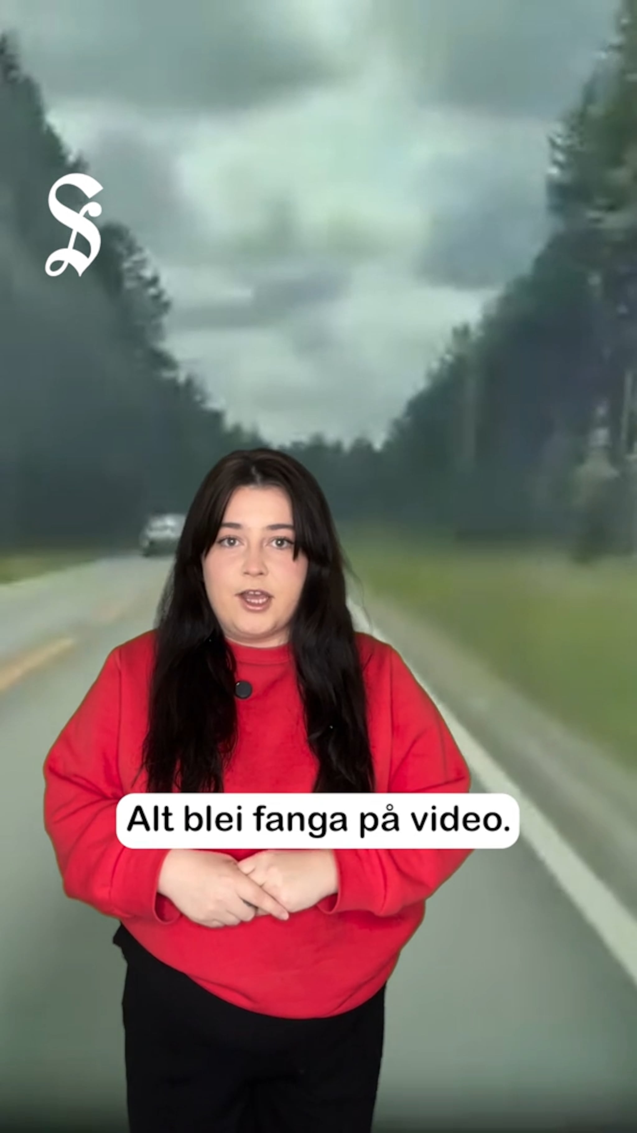 Her kjem bilen rett imot