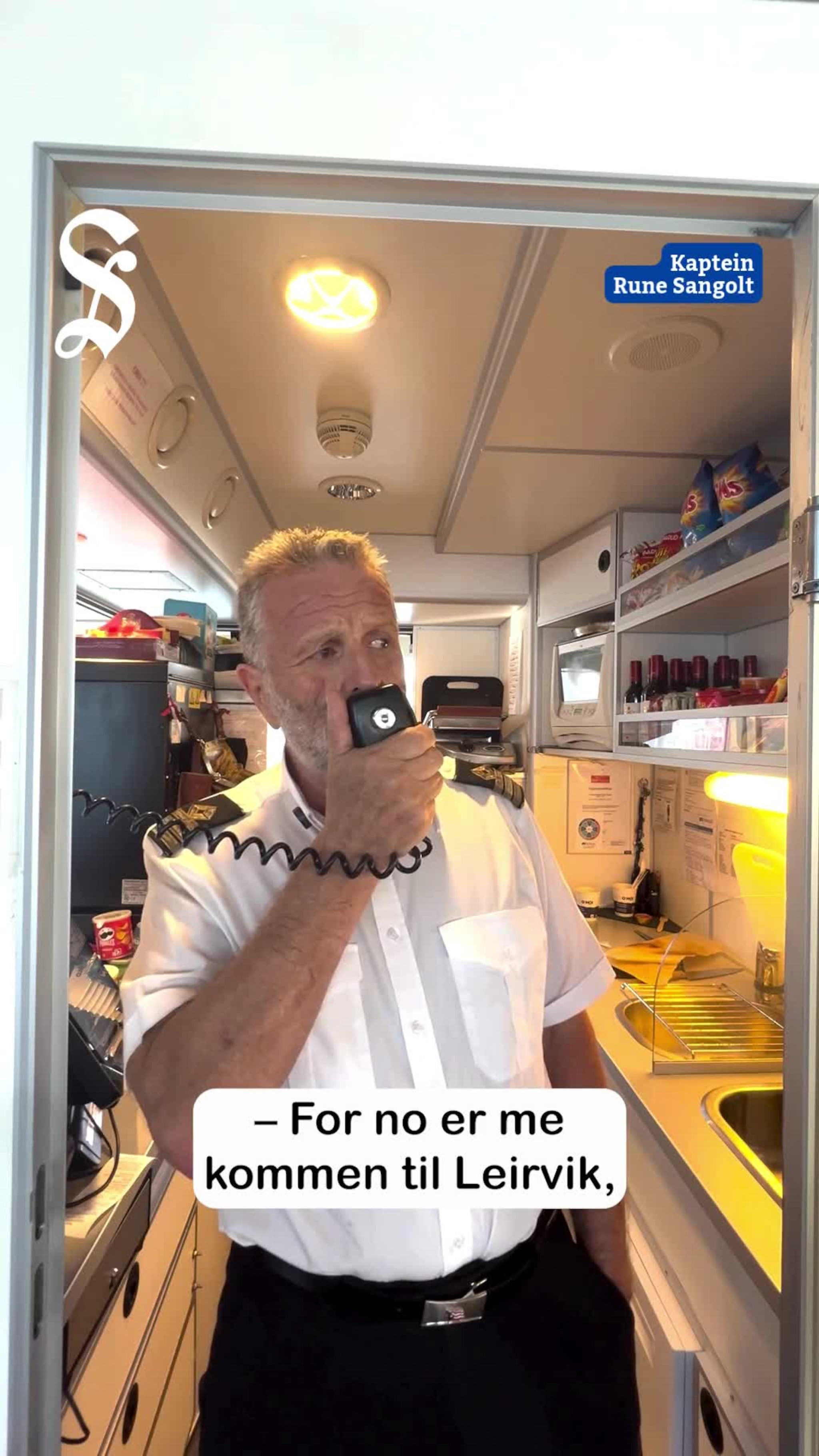 Kaptein Rune (69) syng, badar og trenar på jobb