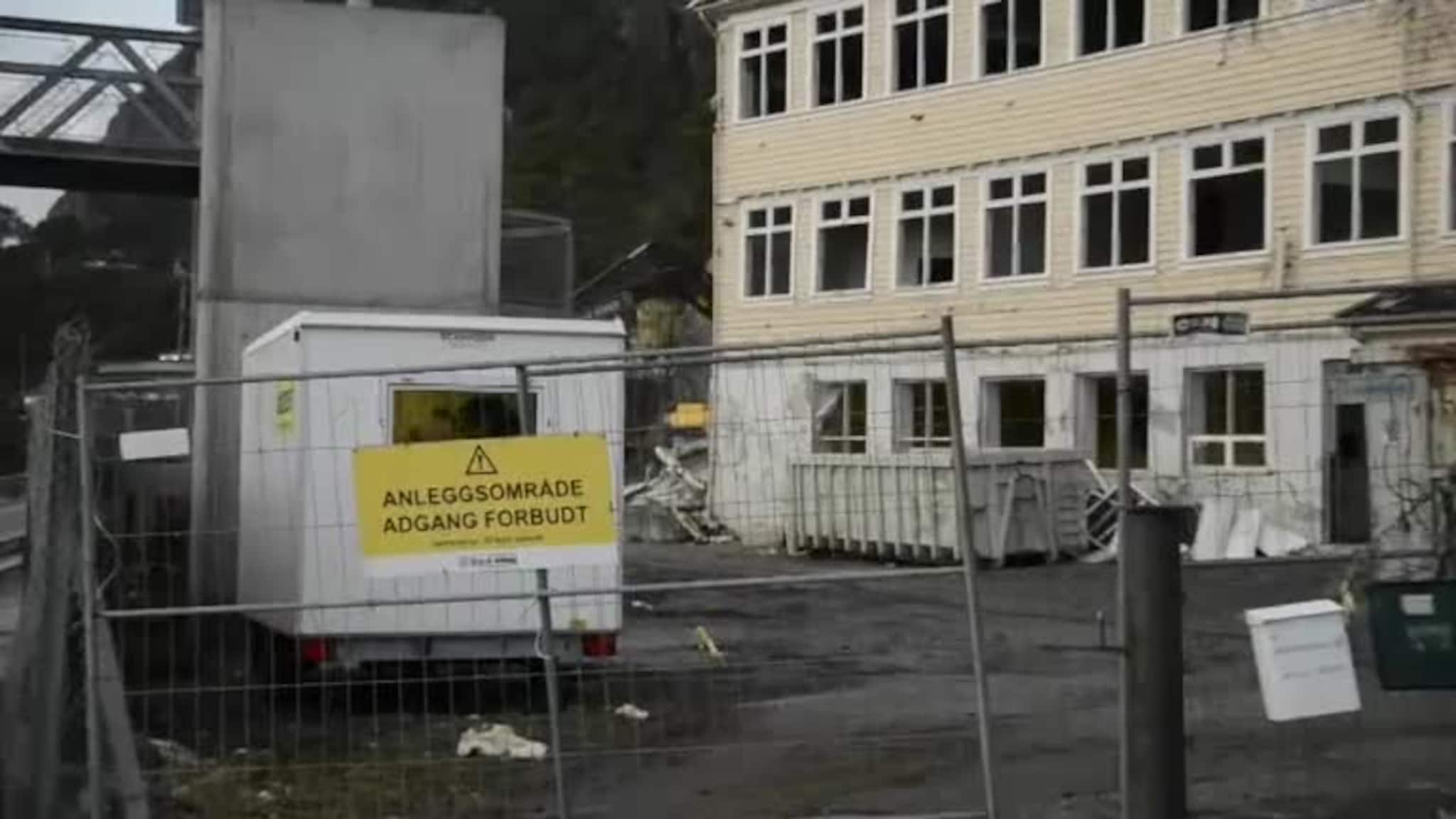 Riving av gamle Sagvåg skule