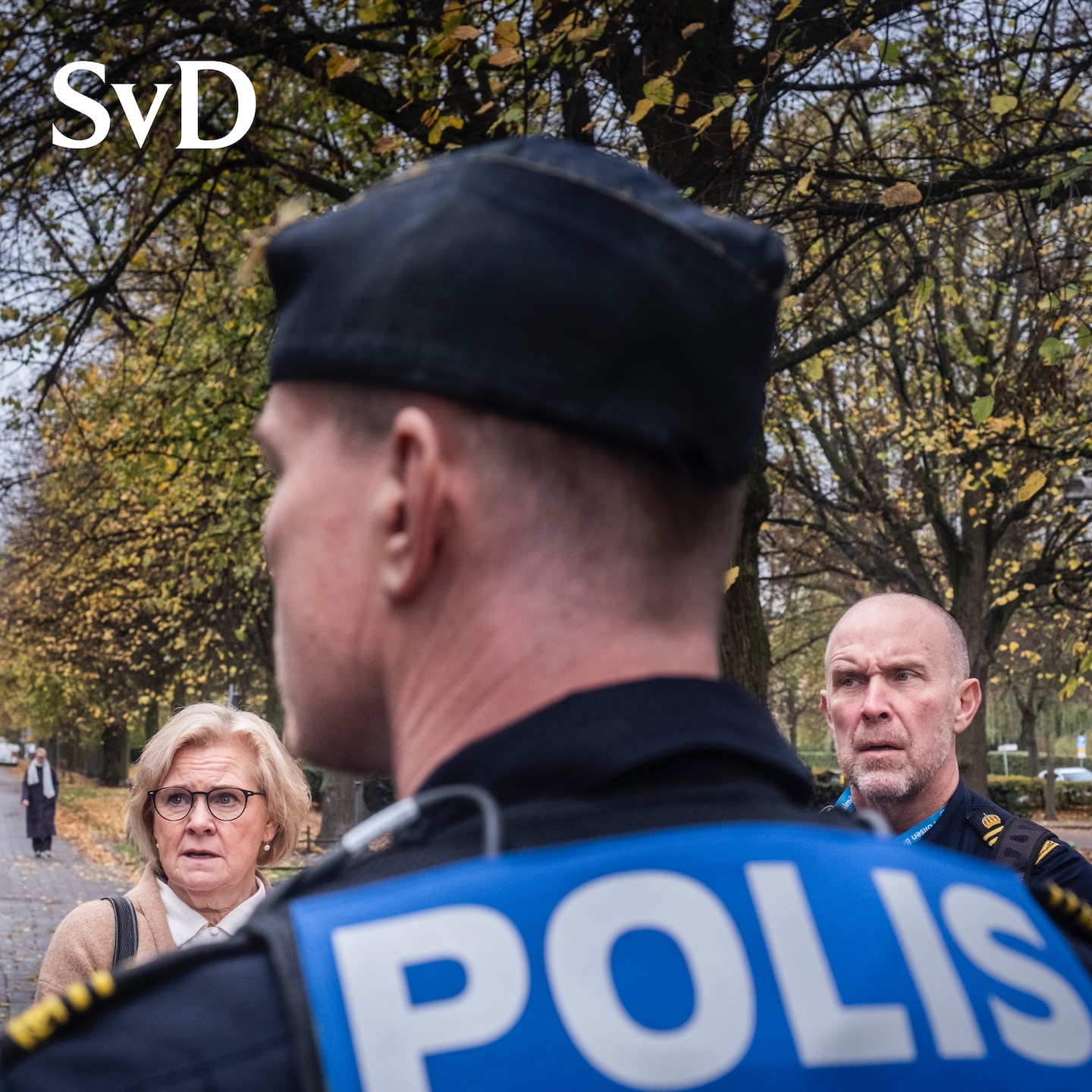 Polischefernas hemliga svarta bok ska lösa krisen episode artwork