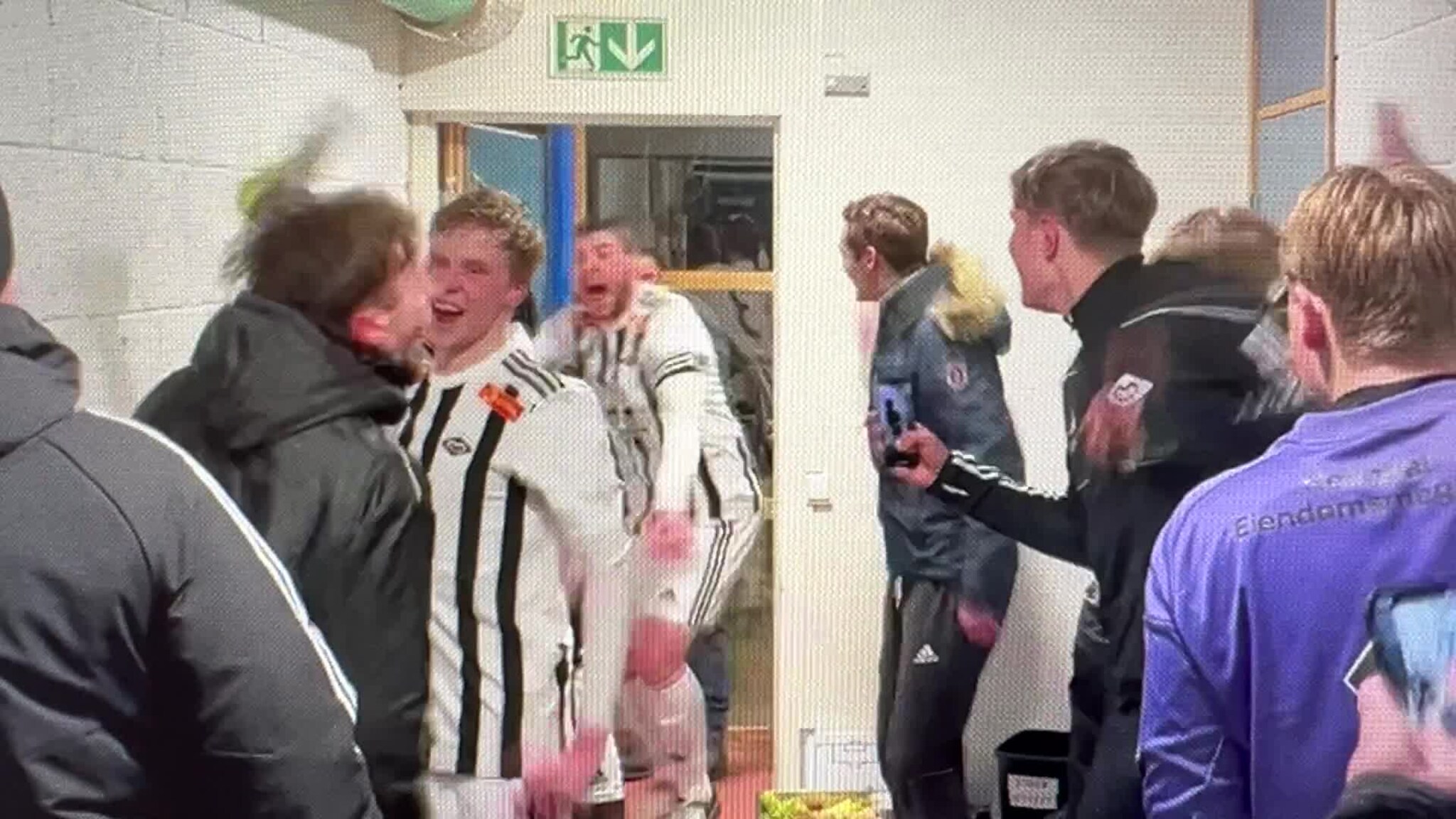 Vill feiring i Melhus-garderoben etter cupseier