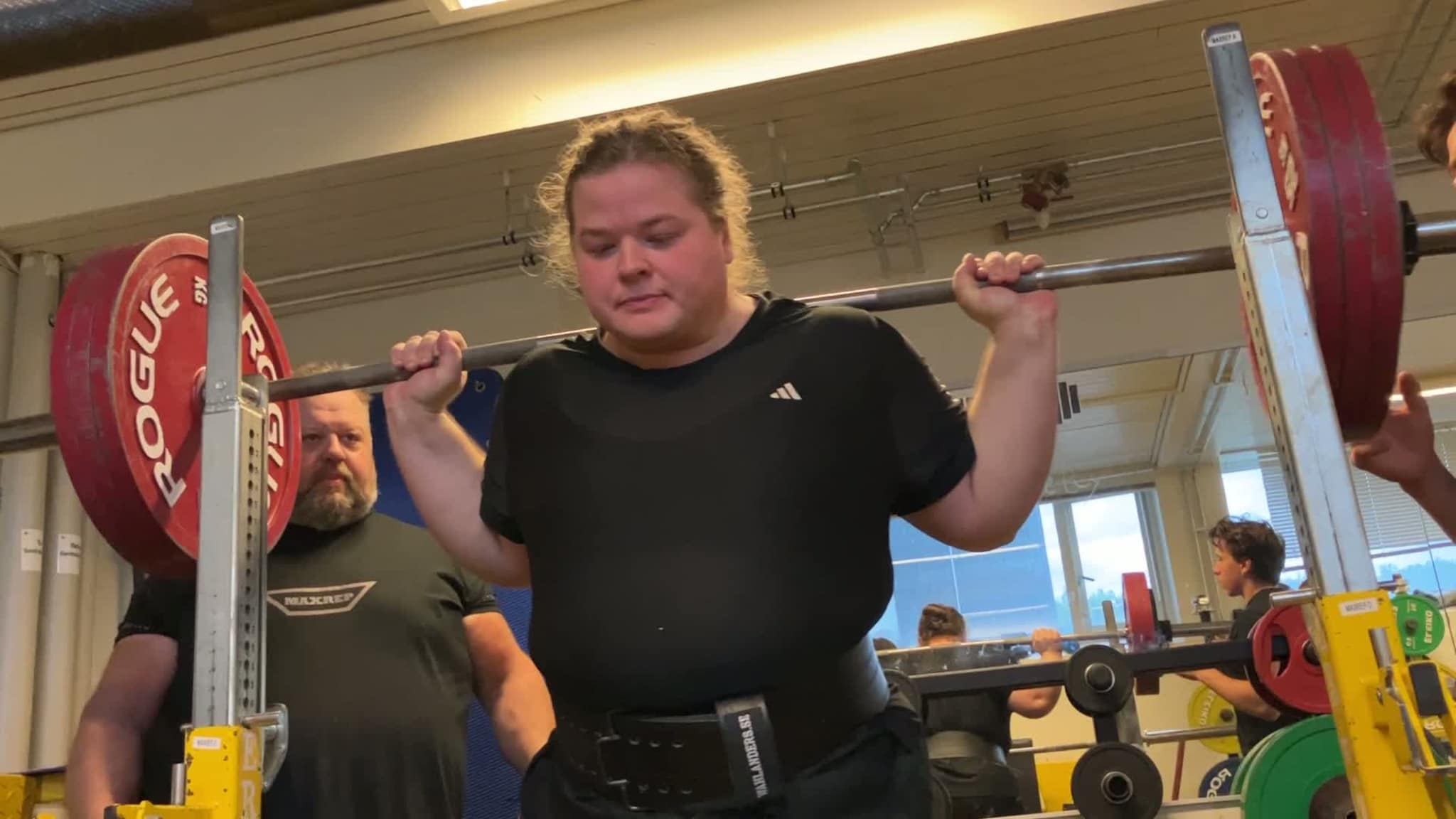 Marie Konstad i 185 kilo knebøy