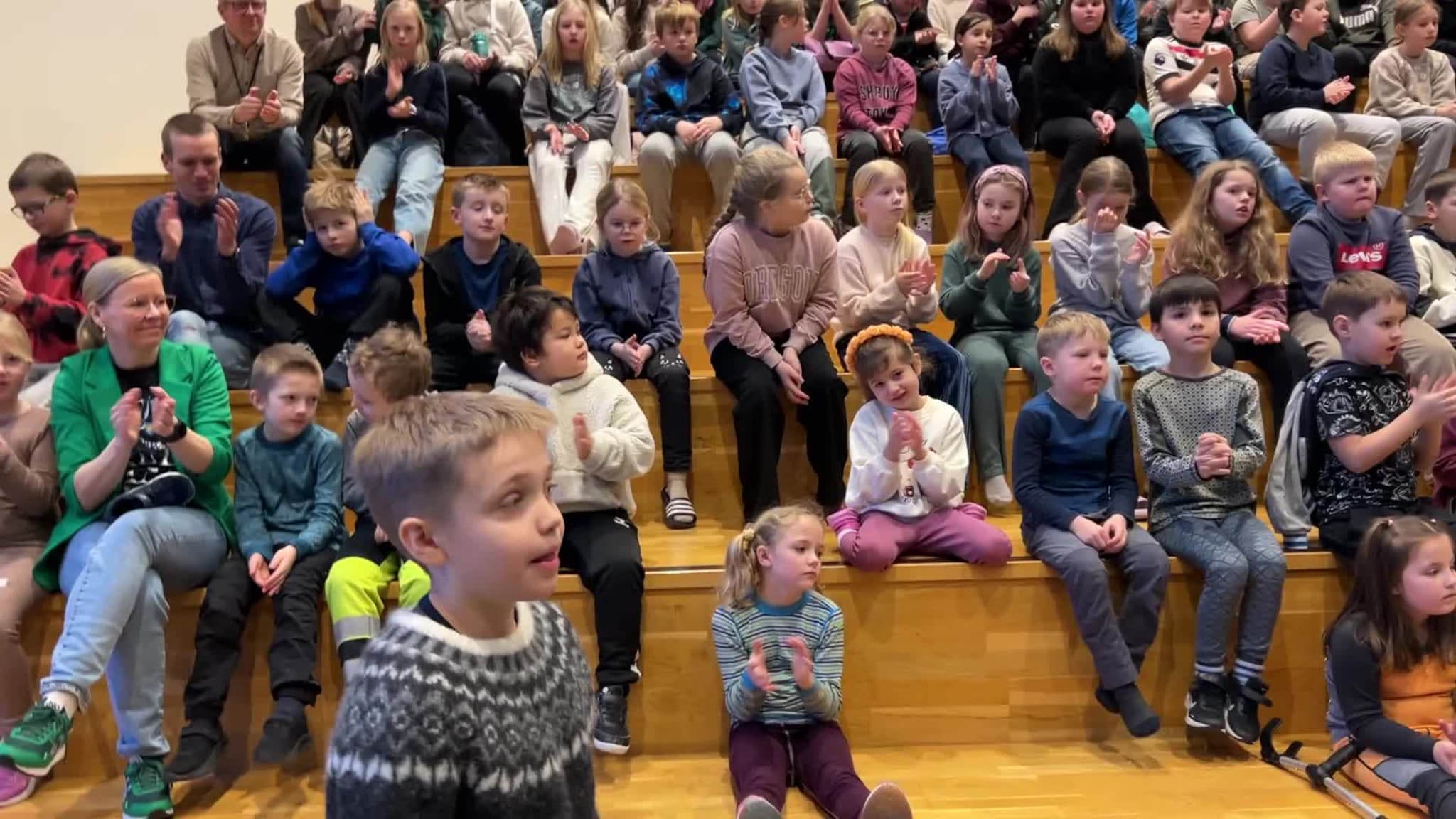 Applaus da kafeen Kaffe Og Te ble åpnet