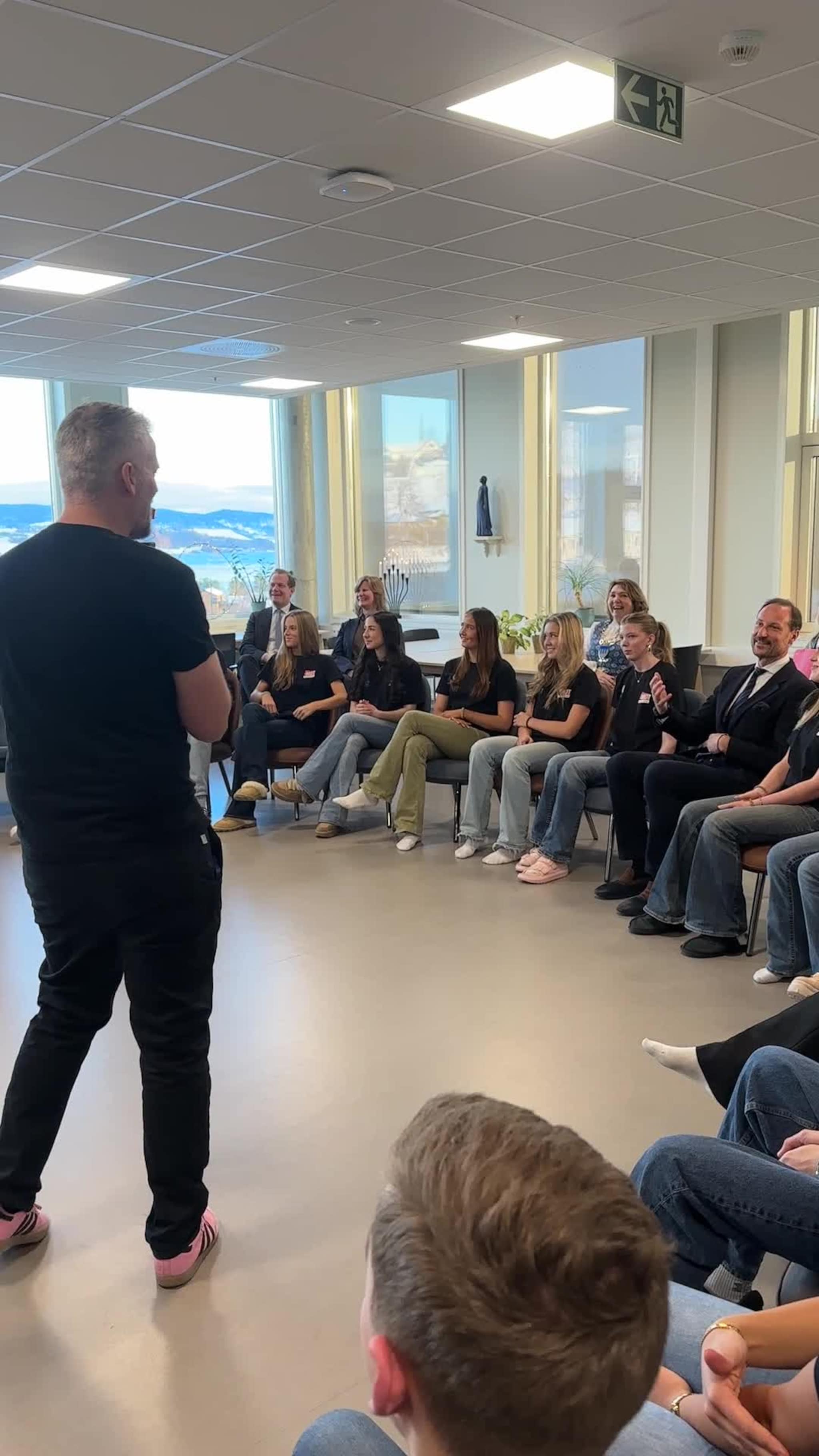 16-års aldersgrense på sosiale medier?