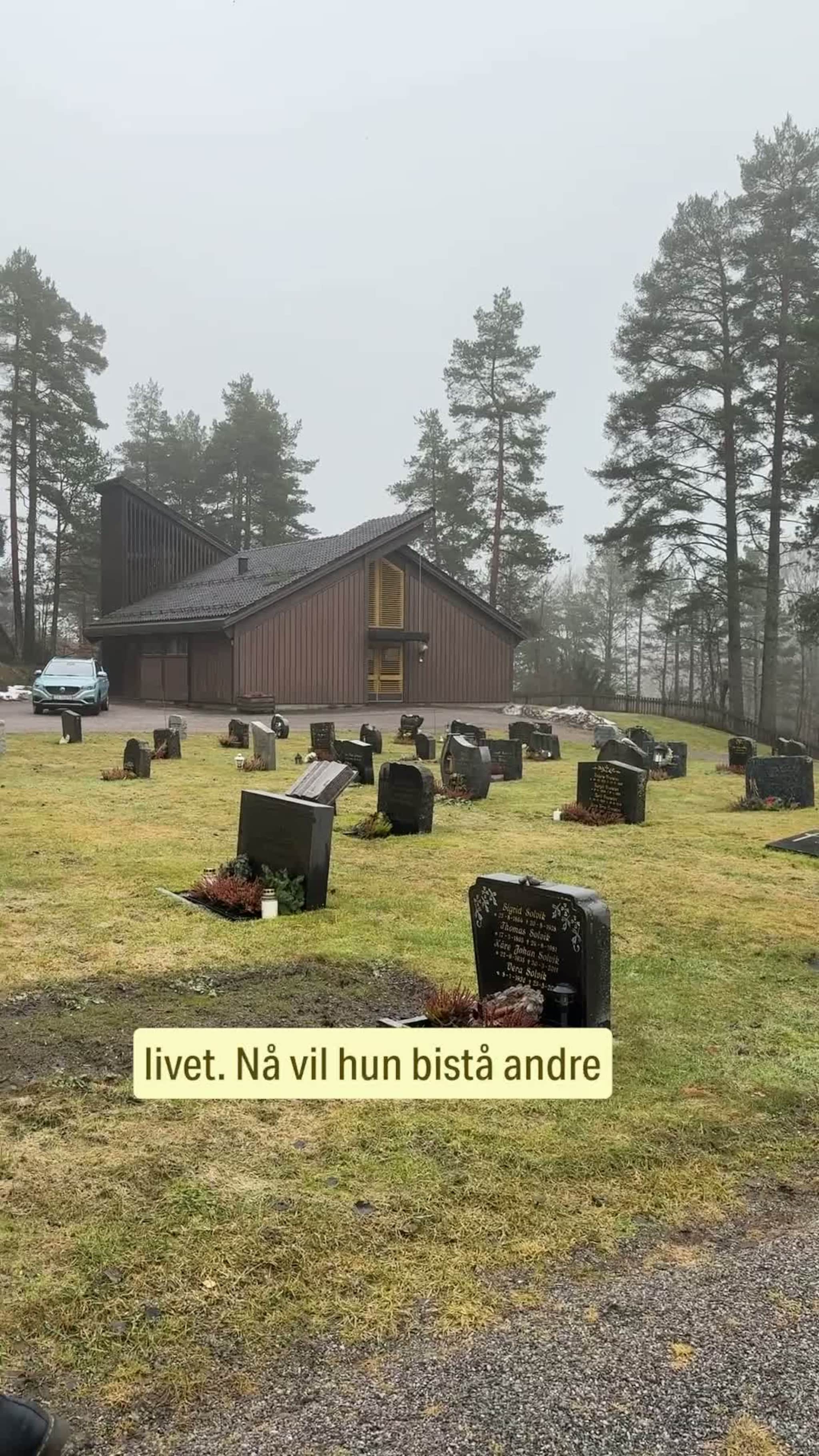 Slik pynter hun opp gravene 