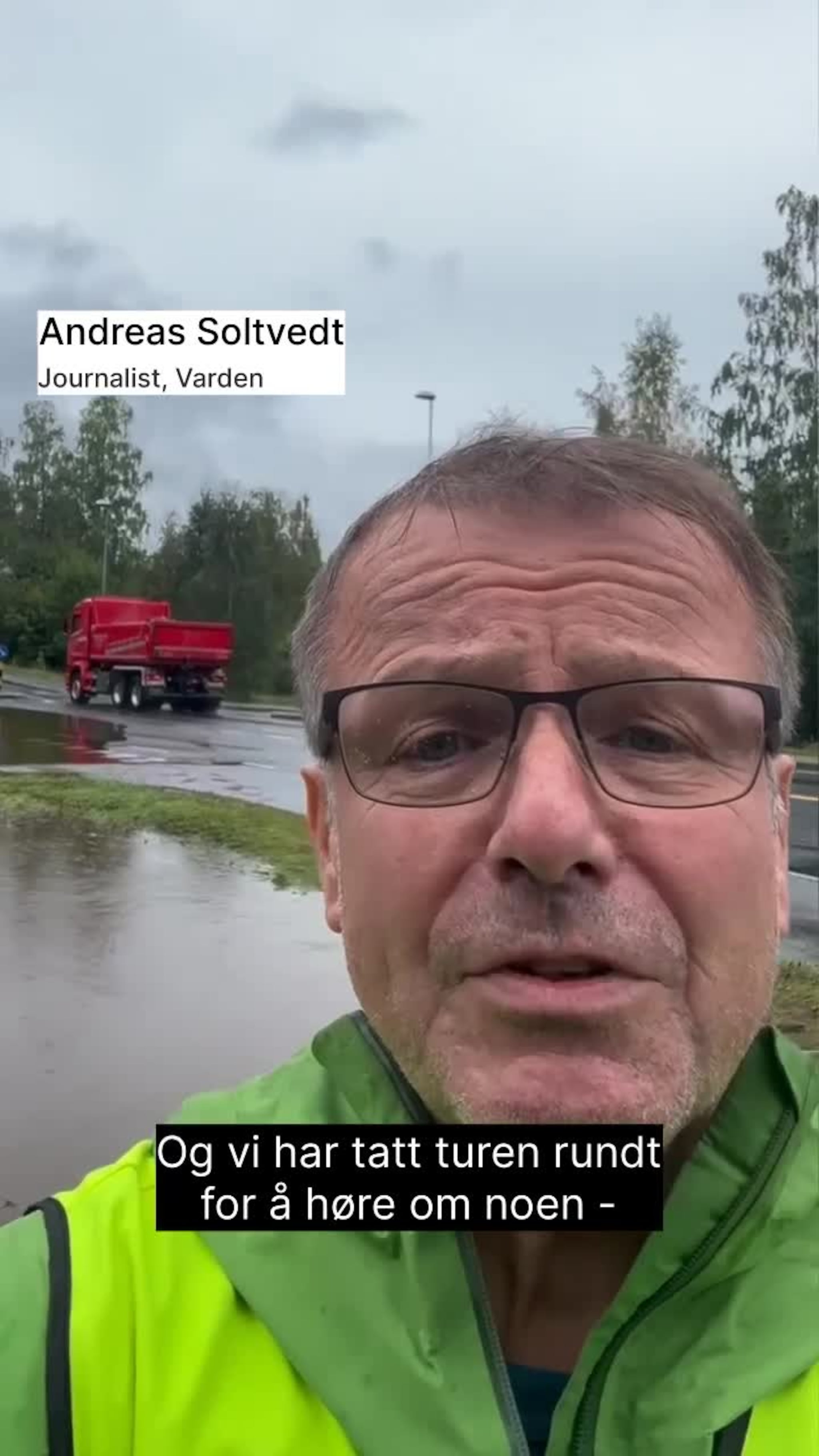 Tar styrtregnet med godt humør