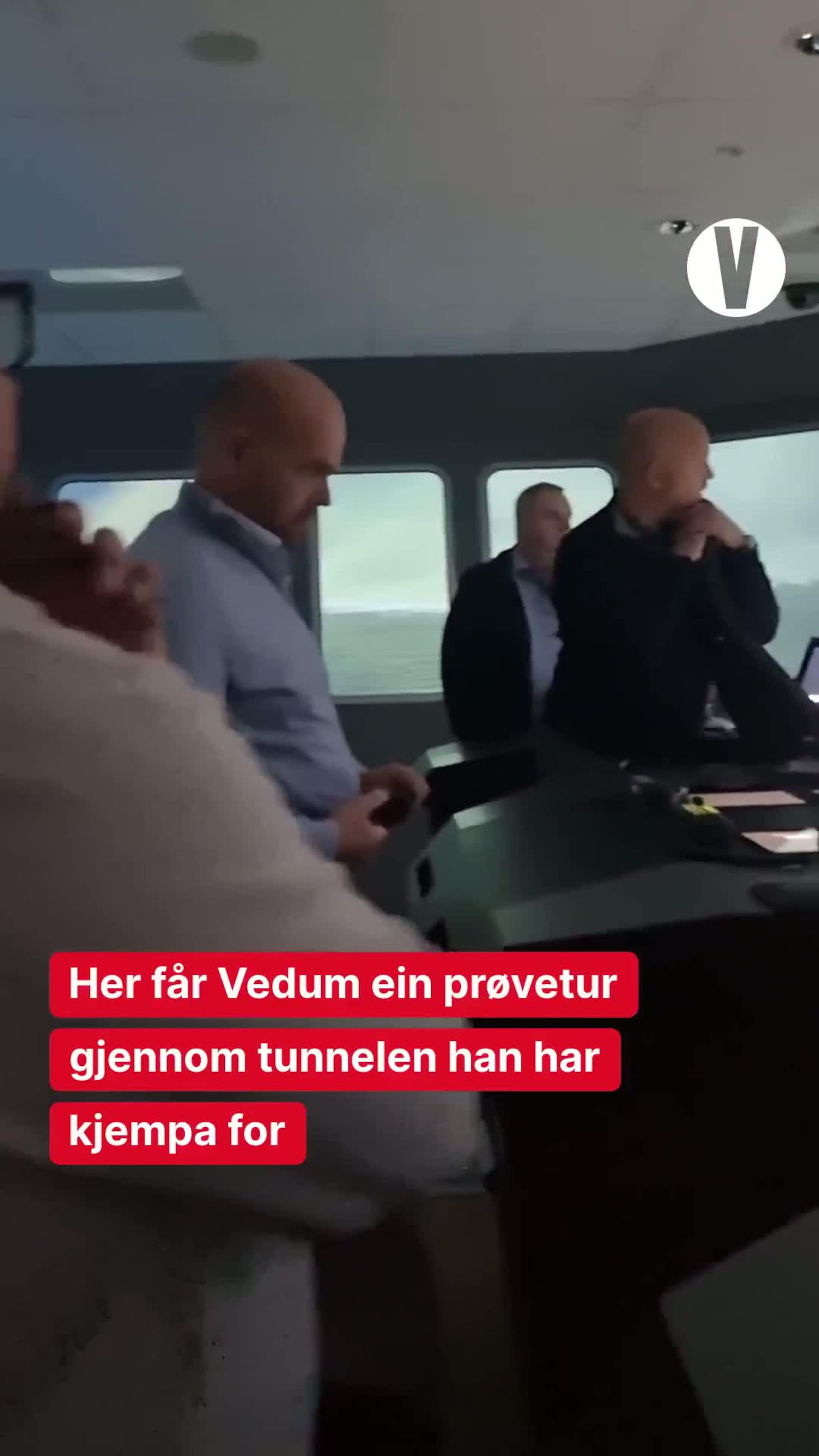 Her får Vedum ein prøvetur gjennom tunnelen han har kjempa for