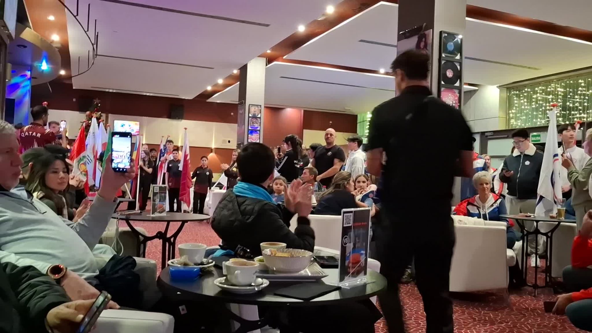 Stolt flaggberar i VM – Robin representerte Noreg