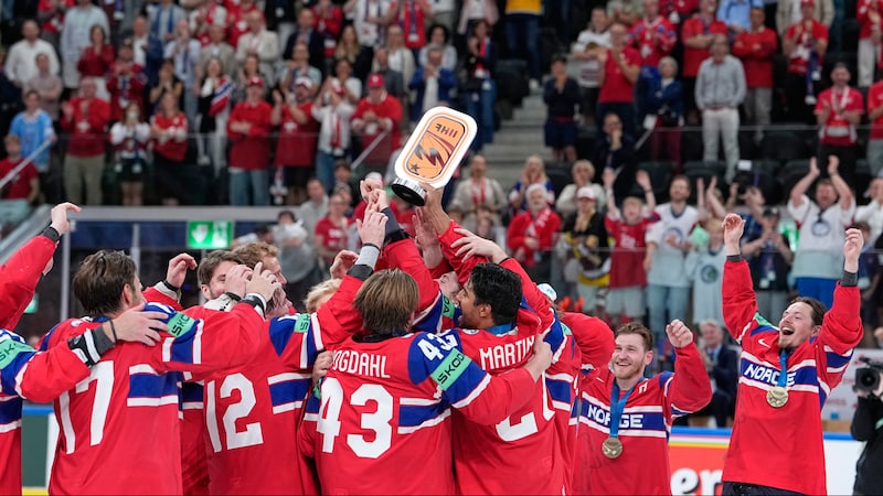 Hockeyheltene tilbake på norsk jord - gjorde spesiell manøver