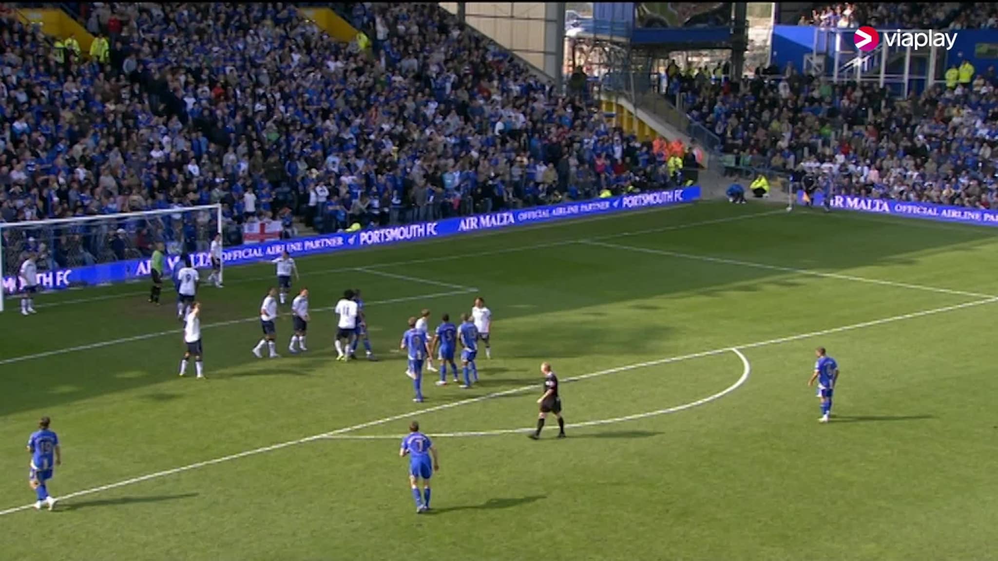 Peter Crouch sender Fratton Park til himmels