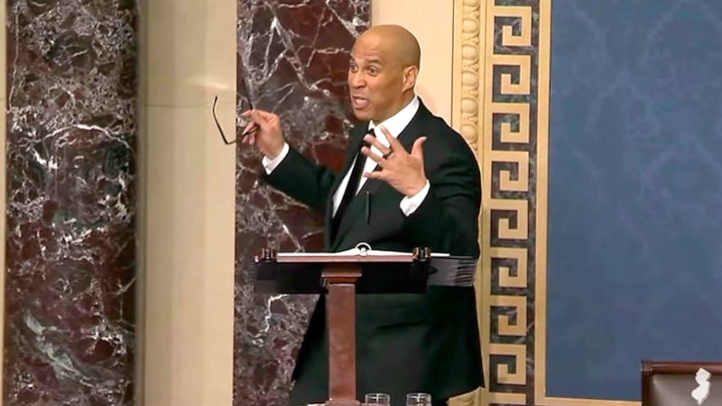 Booker satte historisk rekord med 25 timers tale mot Trump