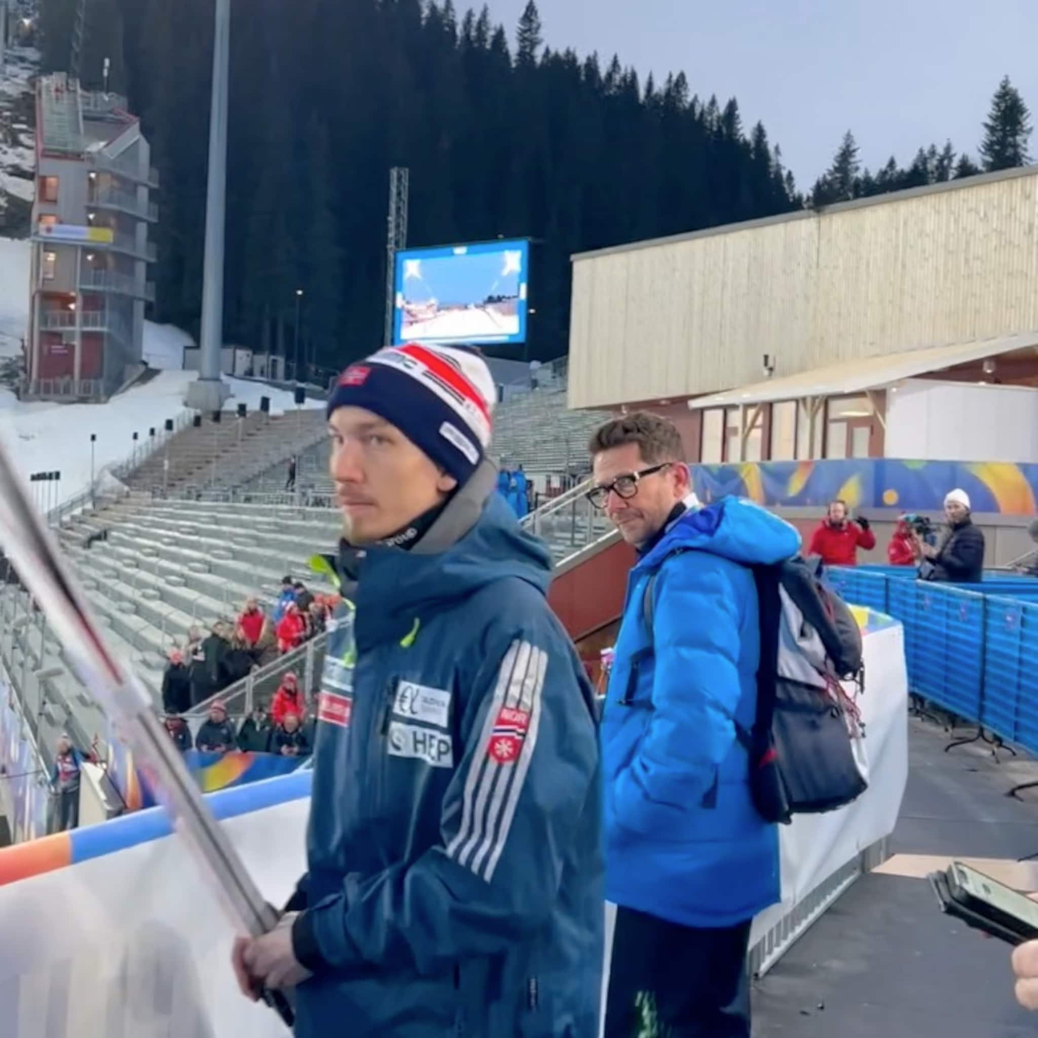 Her får Forfang beskjeden om at han er disket - Kobayashi kunne juble for bronse