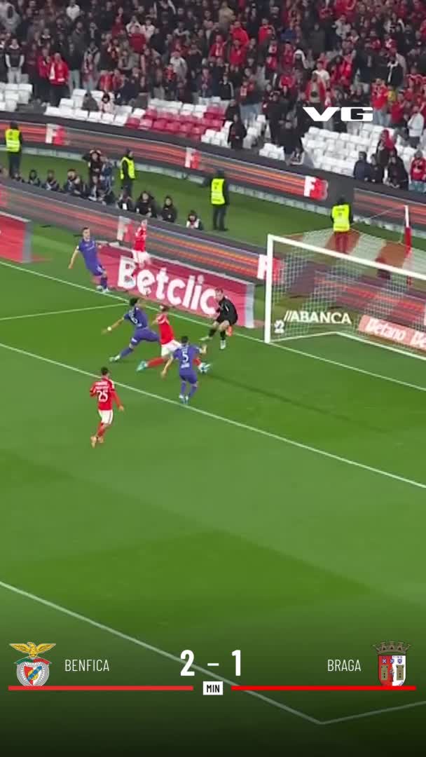 1-1: Pavlidis, Benfica