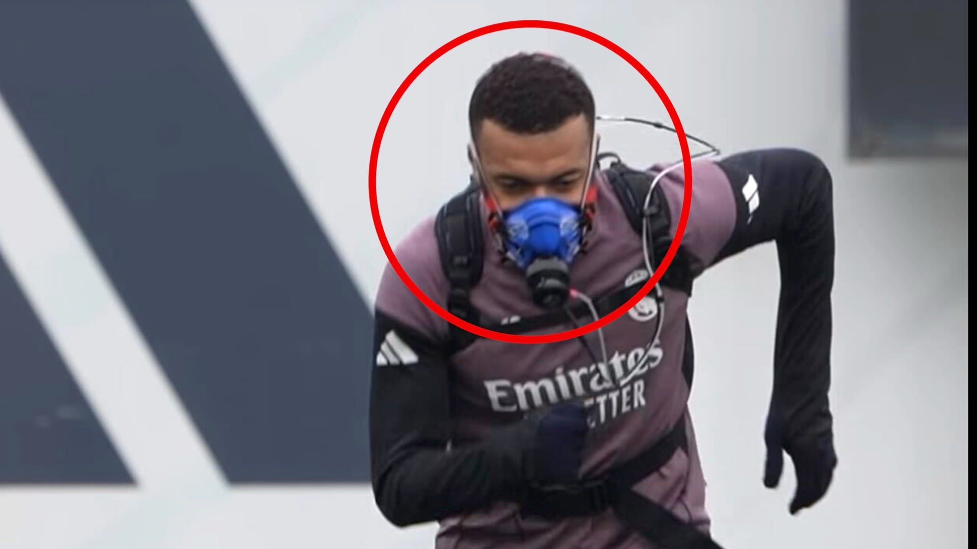 Derfor bruker de masker til nesten 350 000 kroner