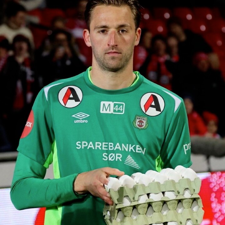 Bryne-keeperens premie går viralt: - «Merkelig»